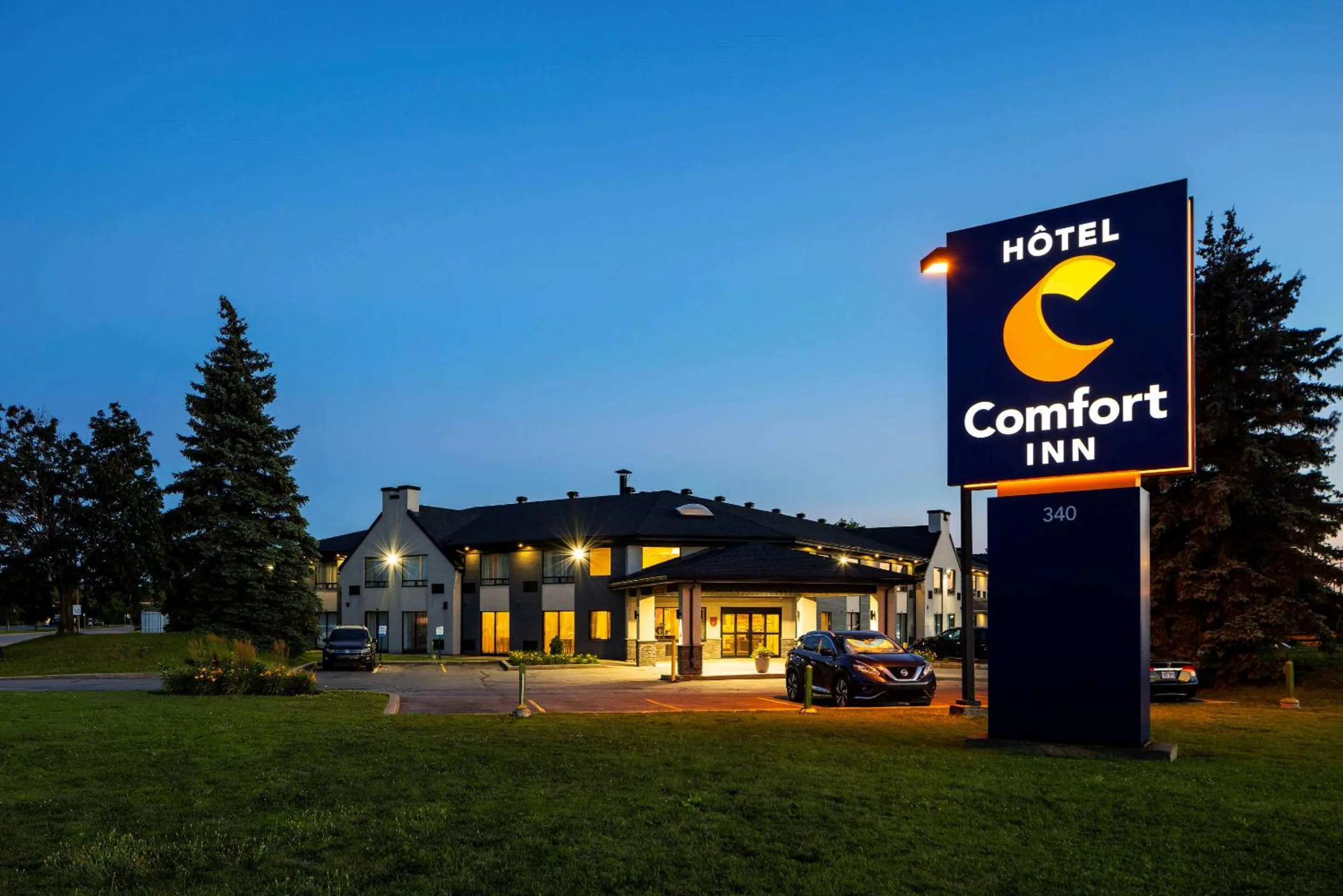 Property building in Comfort Inn Aeroport