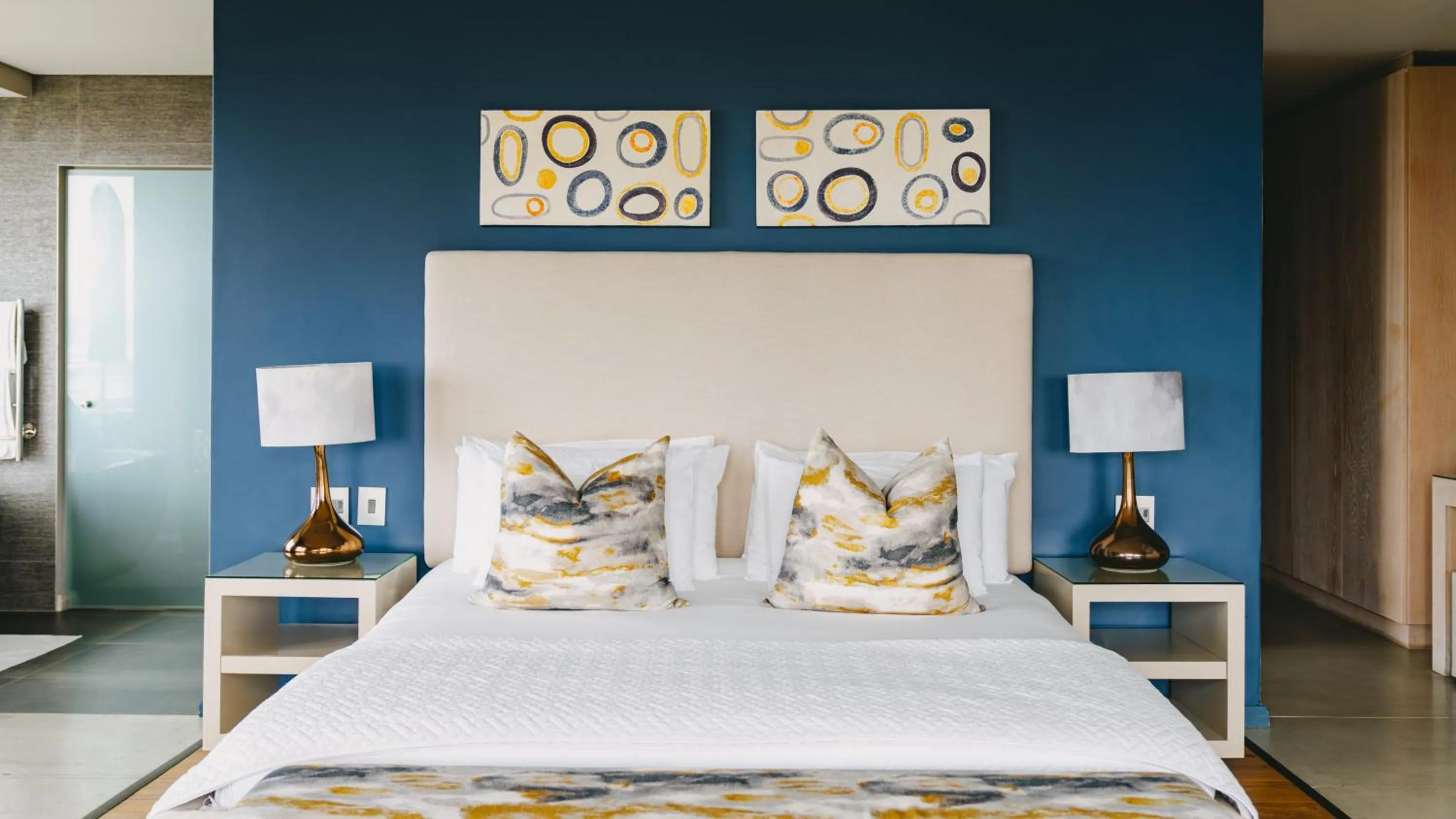 Bed in Sky Villa Boutique Hotel