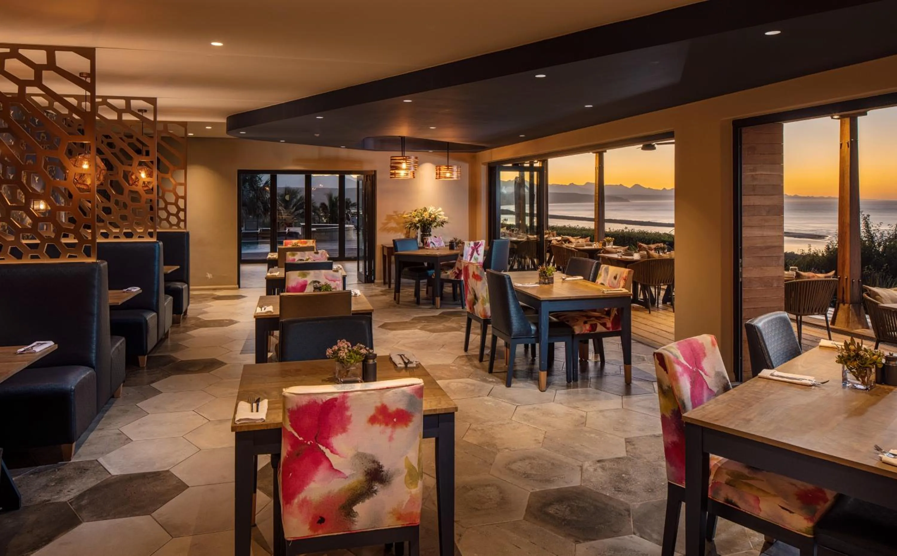 Restaurant/places to eat in Sky Villa Boutique Hotel