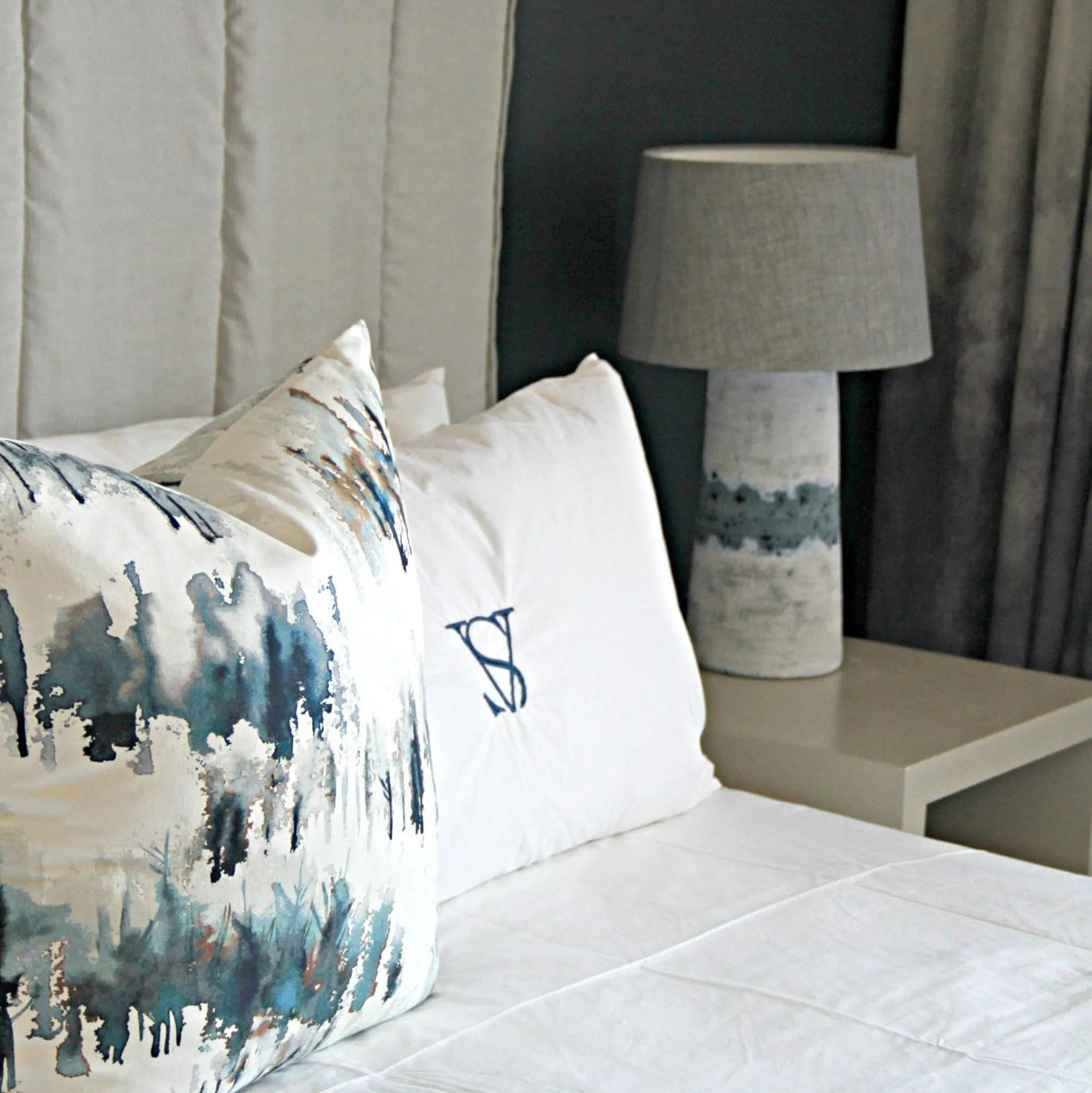 Bed in Sky Villa Boutique Hotel