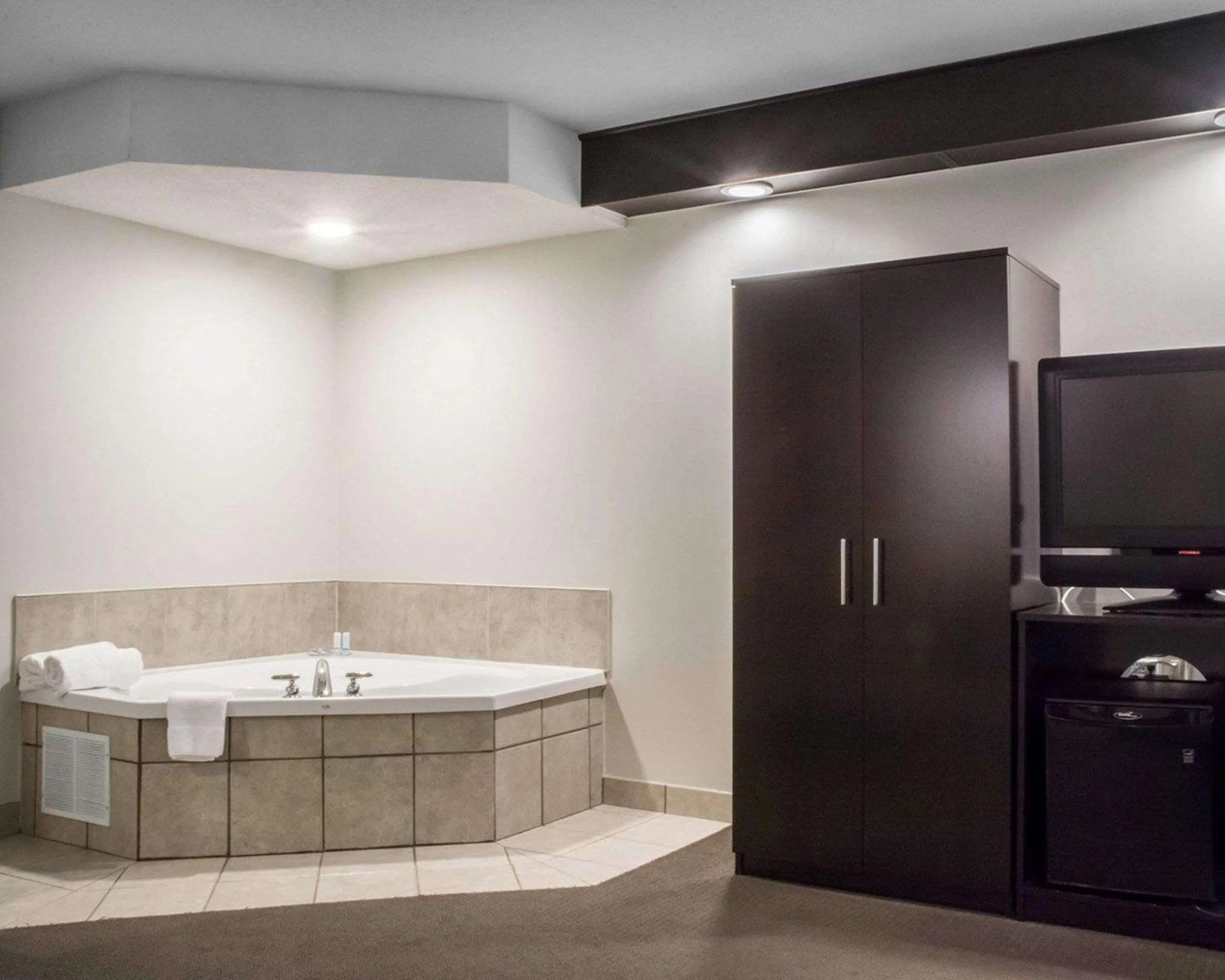 Bedroom in Sleep Inn Muskoka