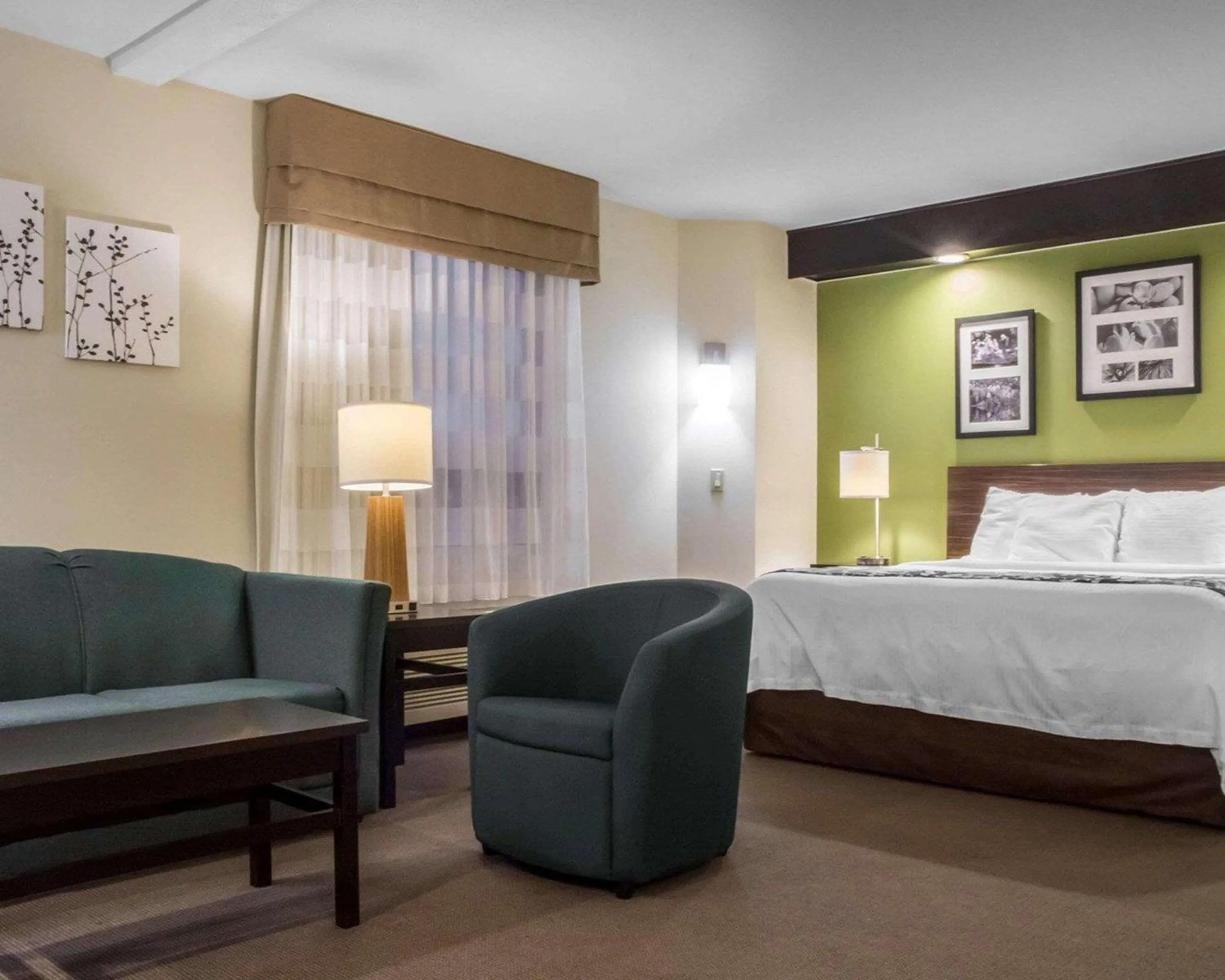 Bedroom, Bed in Sleep Inn Muskoka