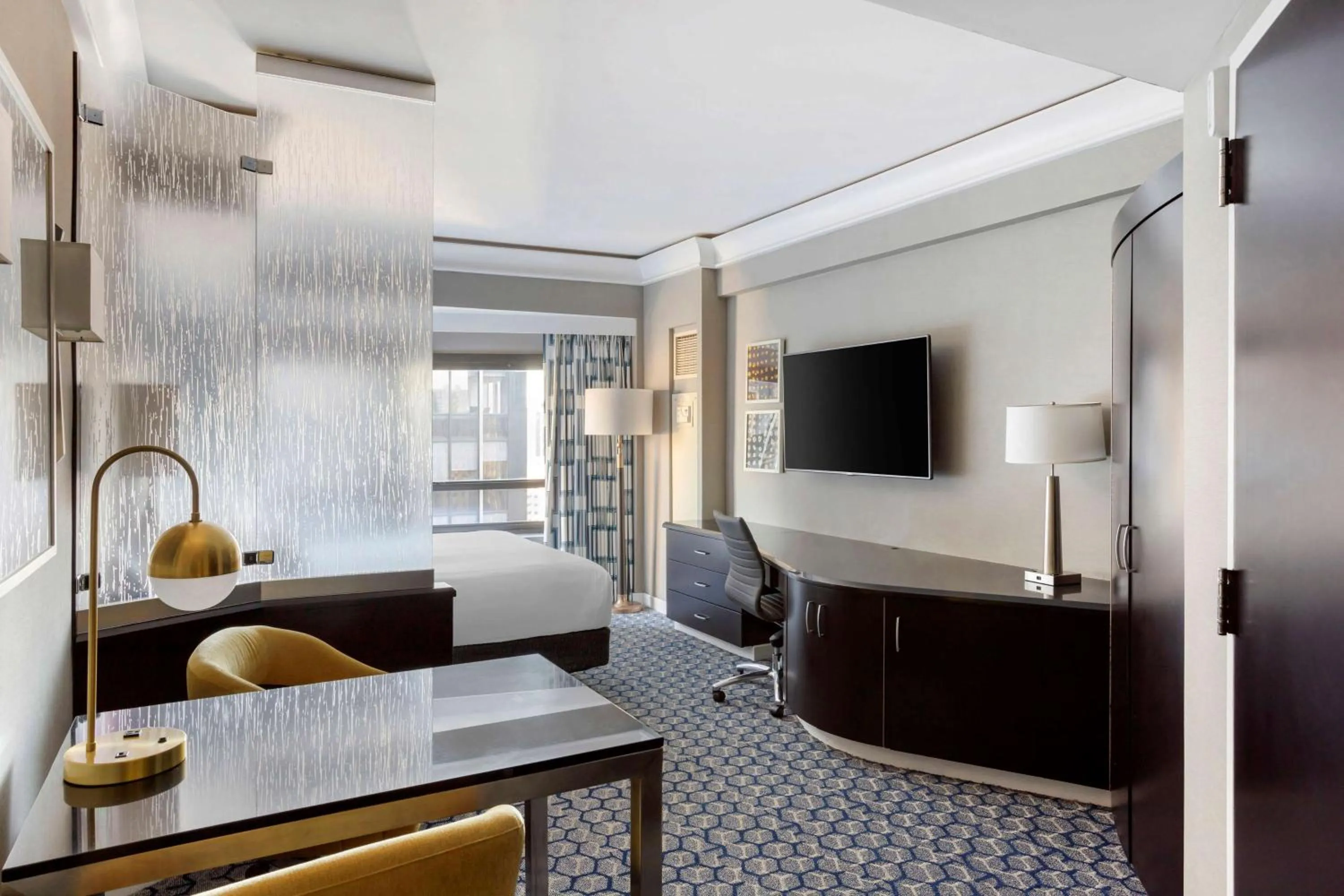 TV and multimedia, Bed in Hilton Club New York