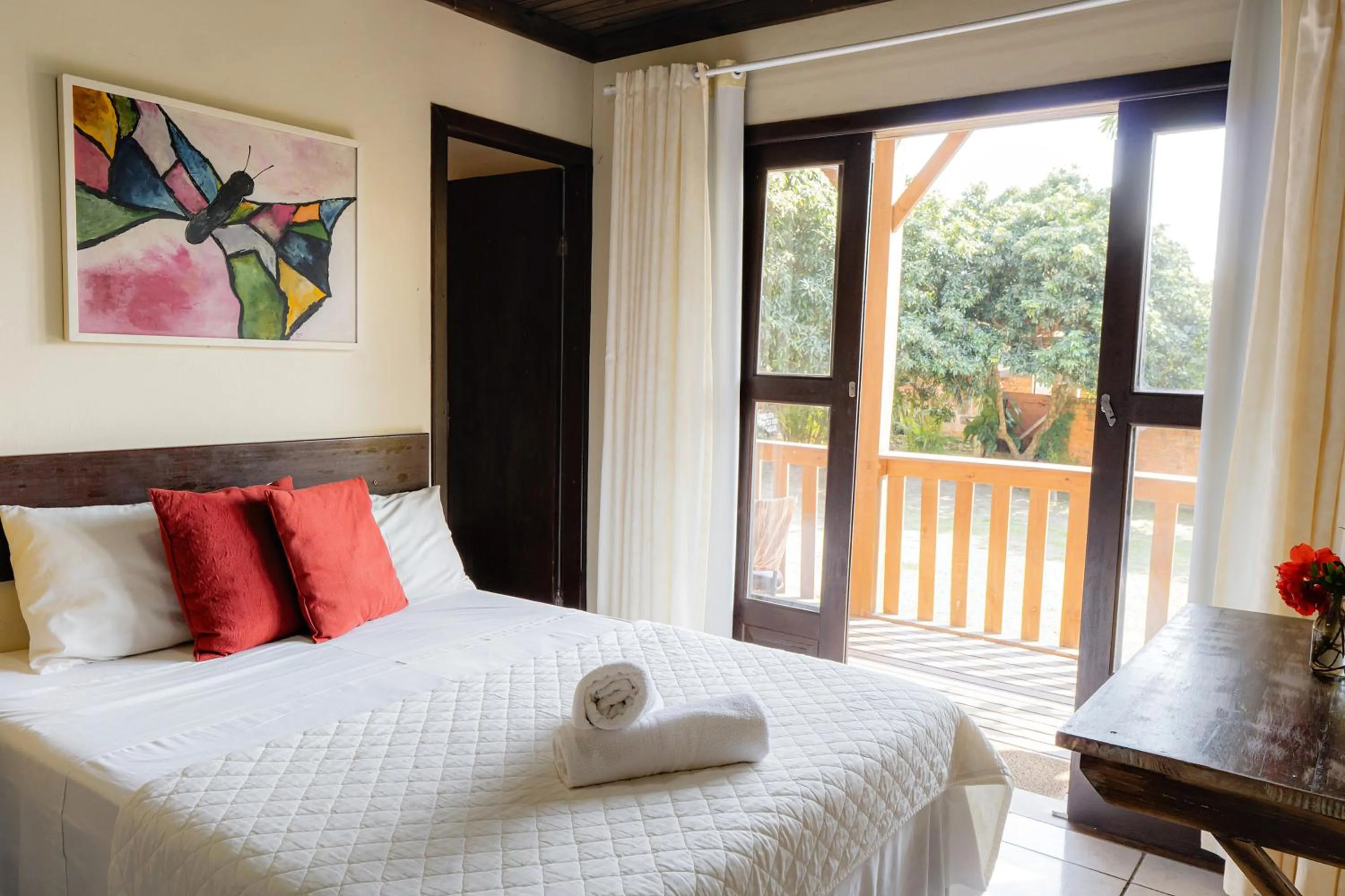 Photo of the whole room, Bed in Pousada Porto dos Casais