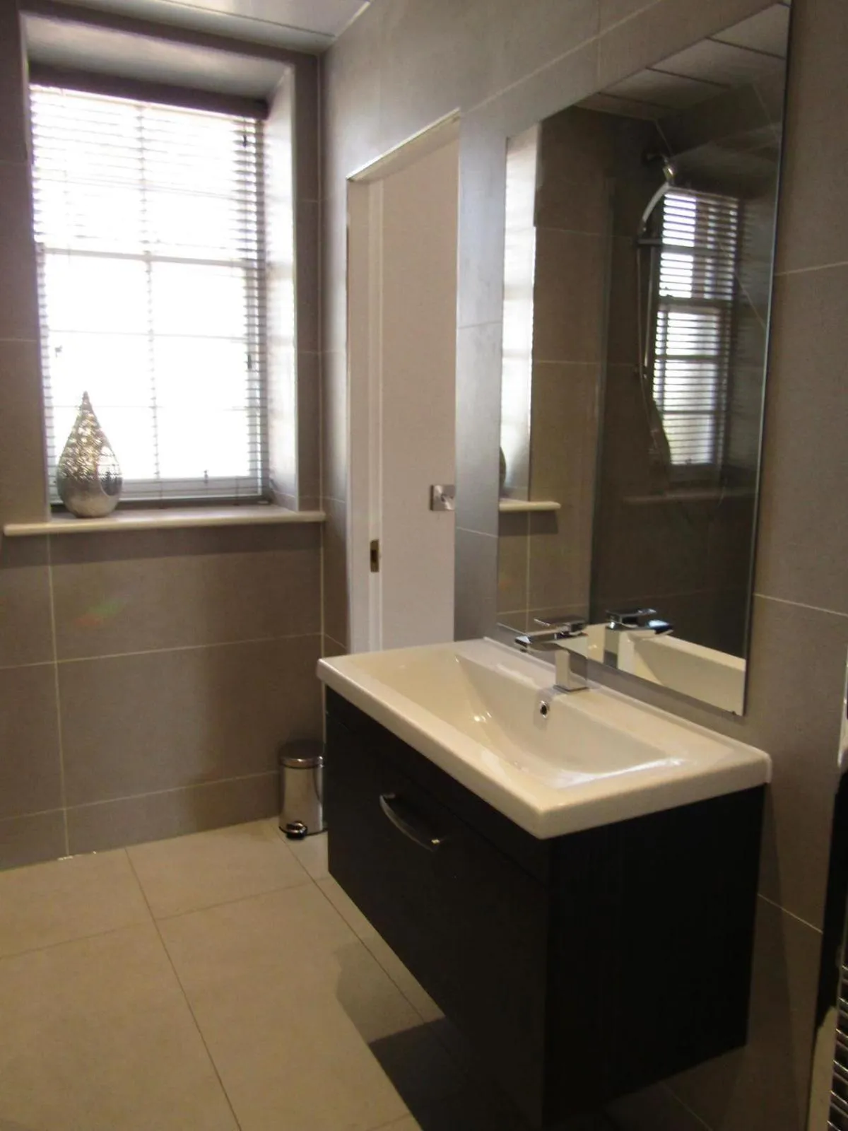 Bathroom in The Craigie Hotel