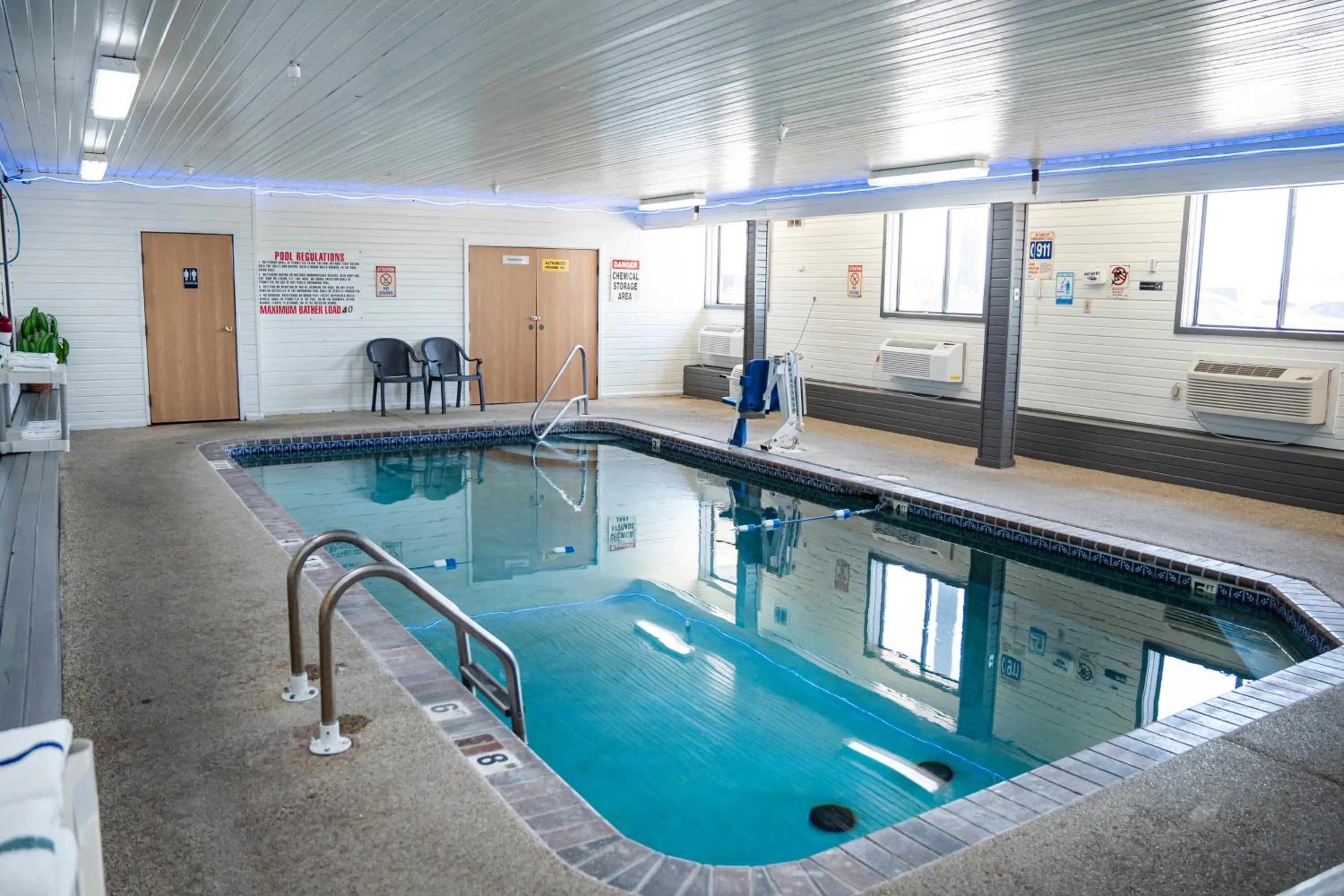 Pool view in Victorian Inn & Suites-York