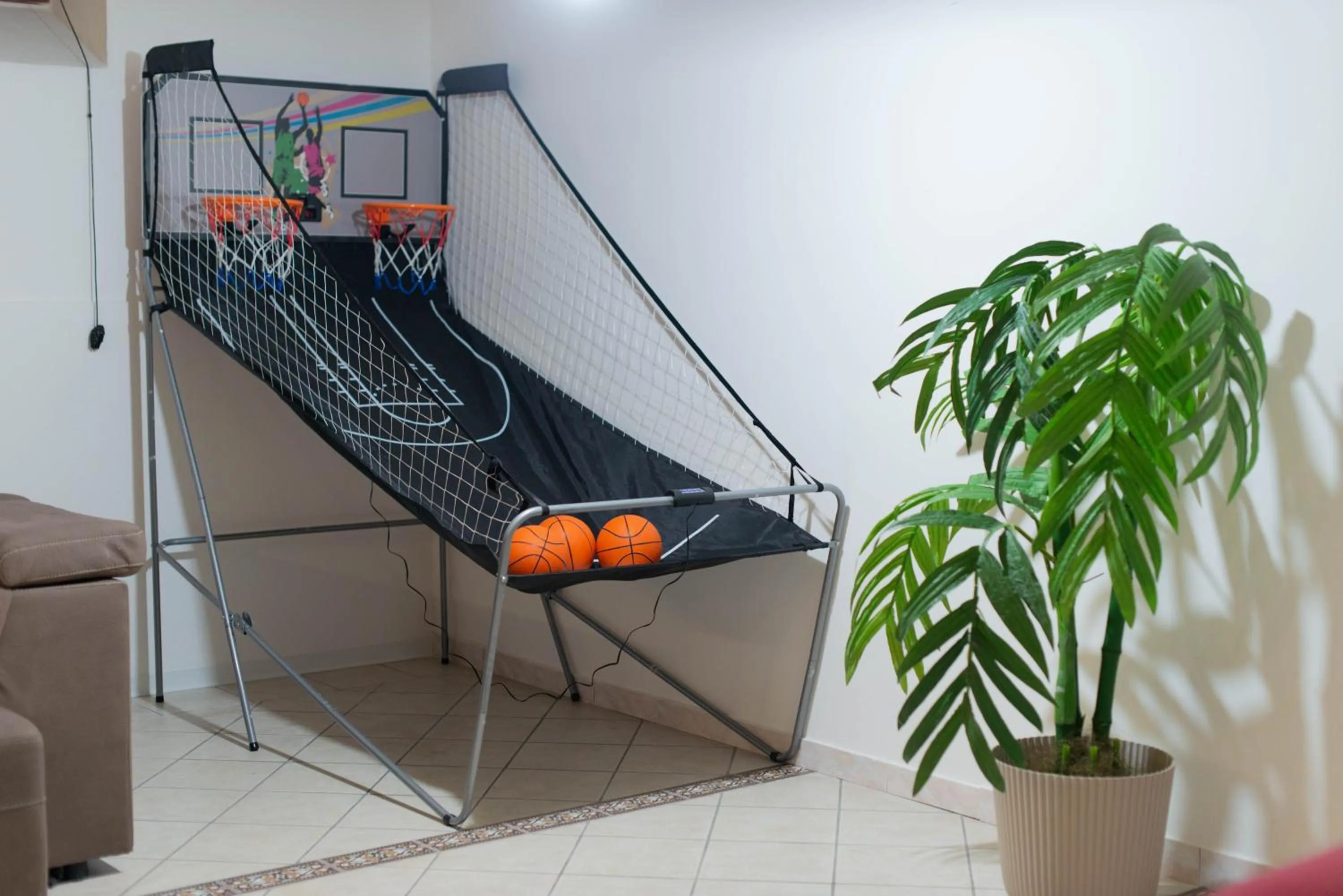 Children play ground in loft style taverna con sala giochi