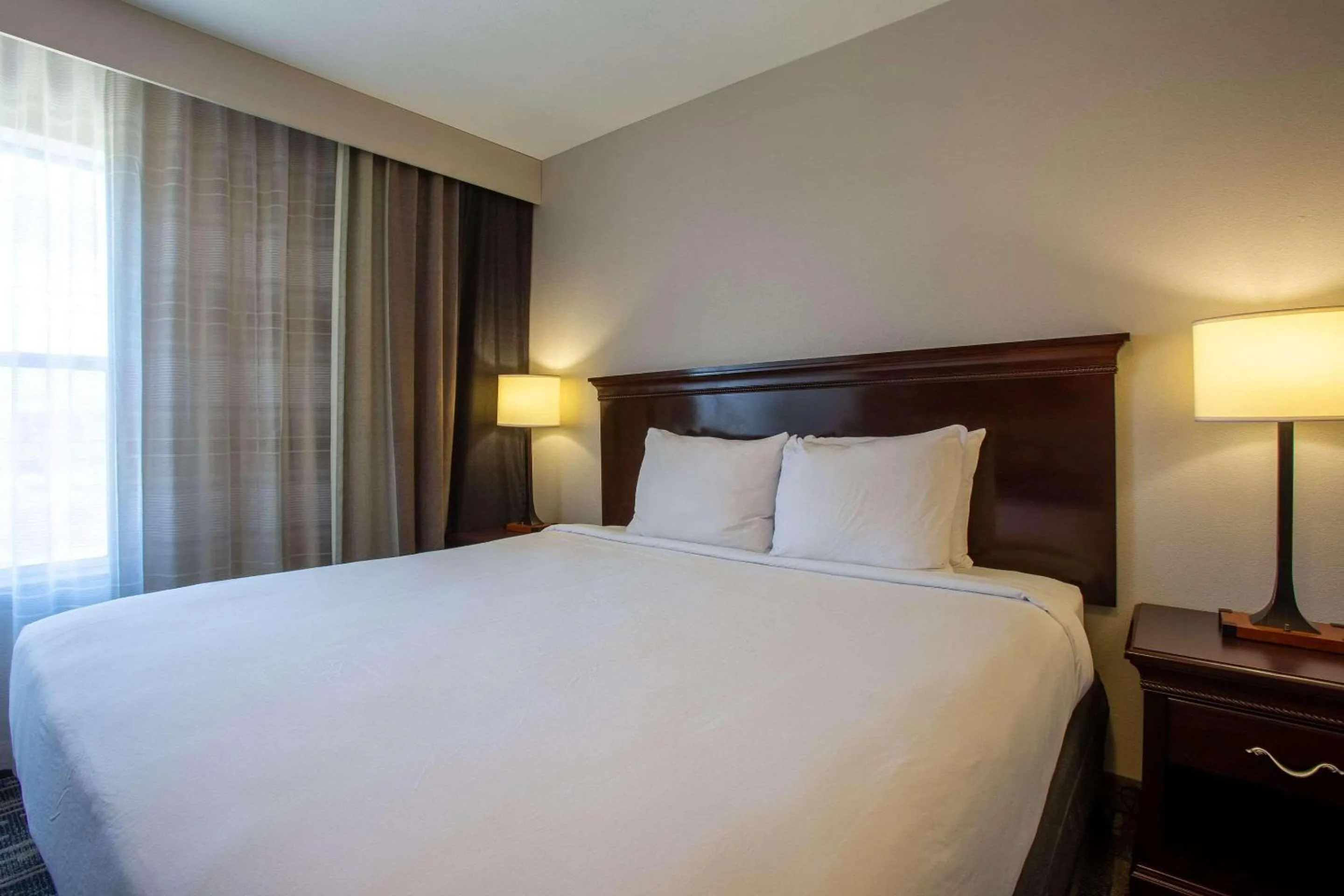 Bedroom, Bed in Country Inn & Suites by Radisson, Tucson City Center AZ