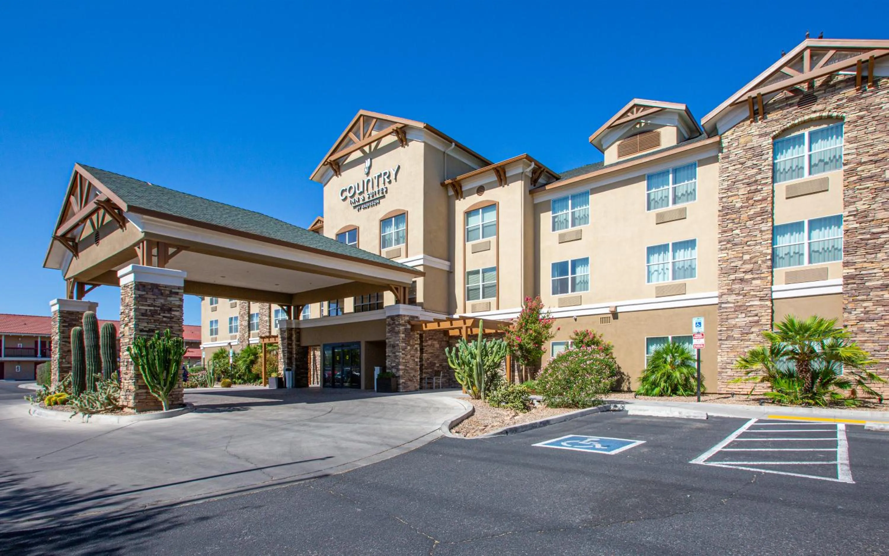 acessibility in Country Inn & Suites by Radisson, Tucson City Center AZ