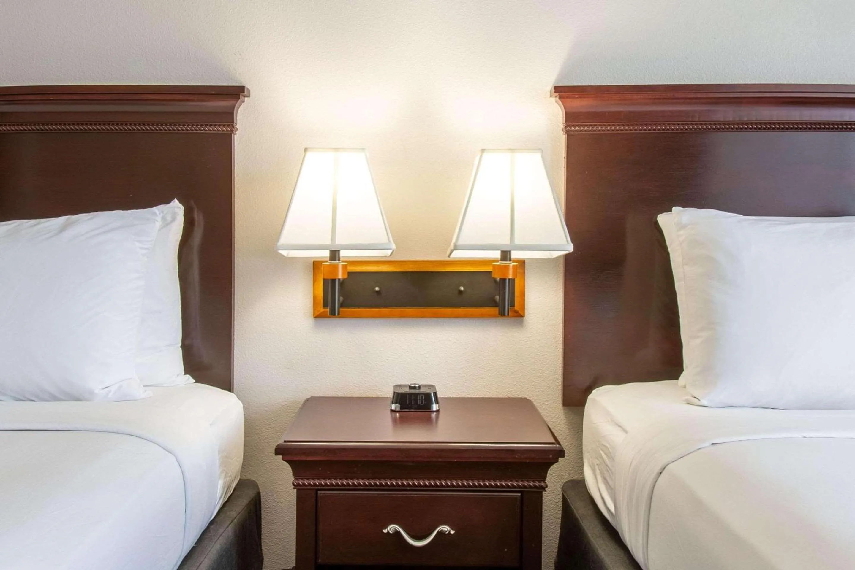 Bedroom, Bed in Country Inn & Suites by Radisson, Tucson City Center AZ