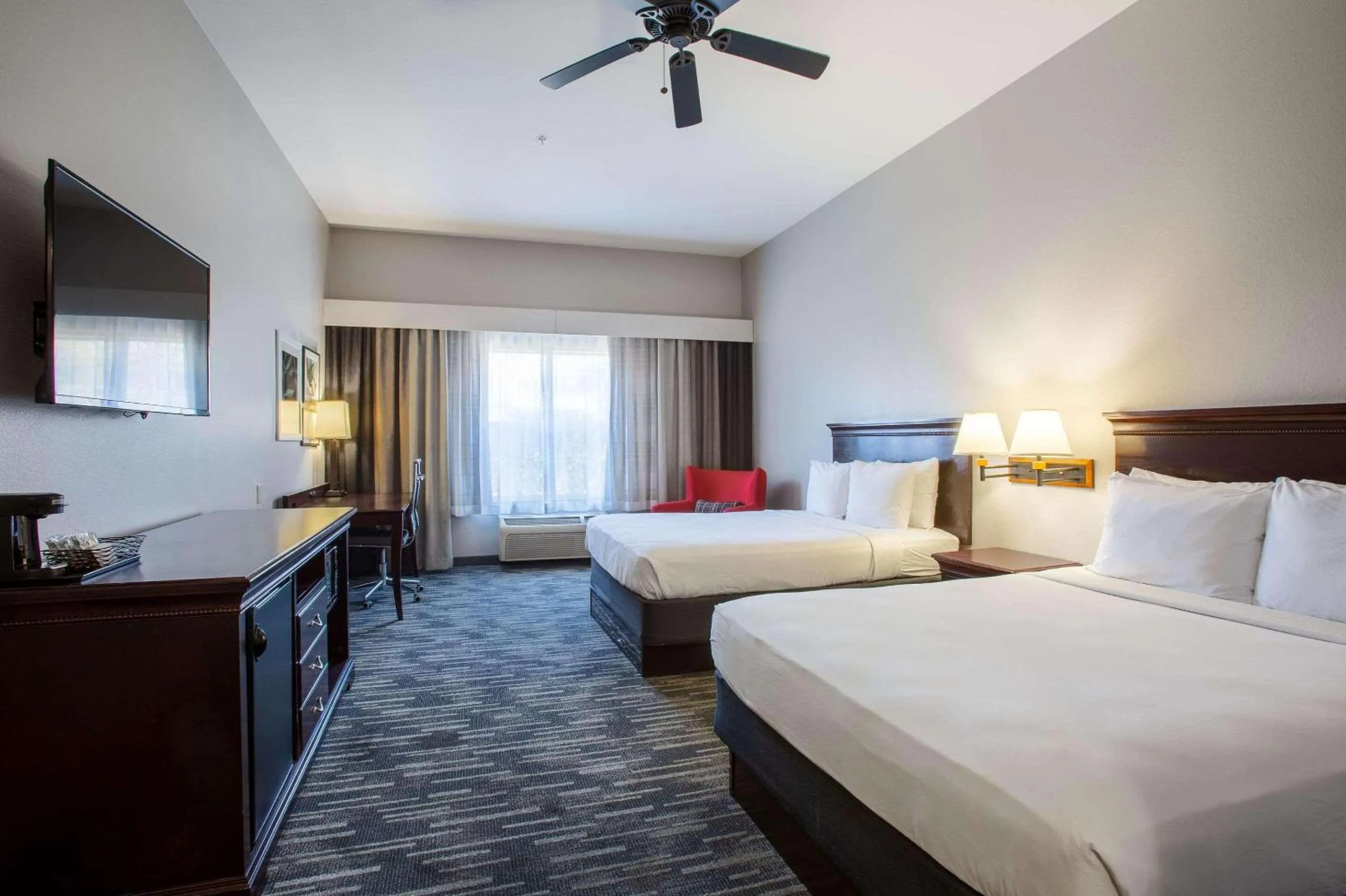Bedroom, Bed in Country Inn & Suites by Radisson, Tucson City Center AZ