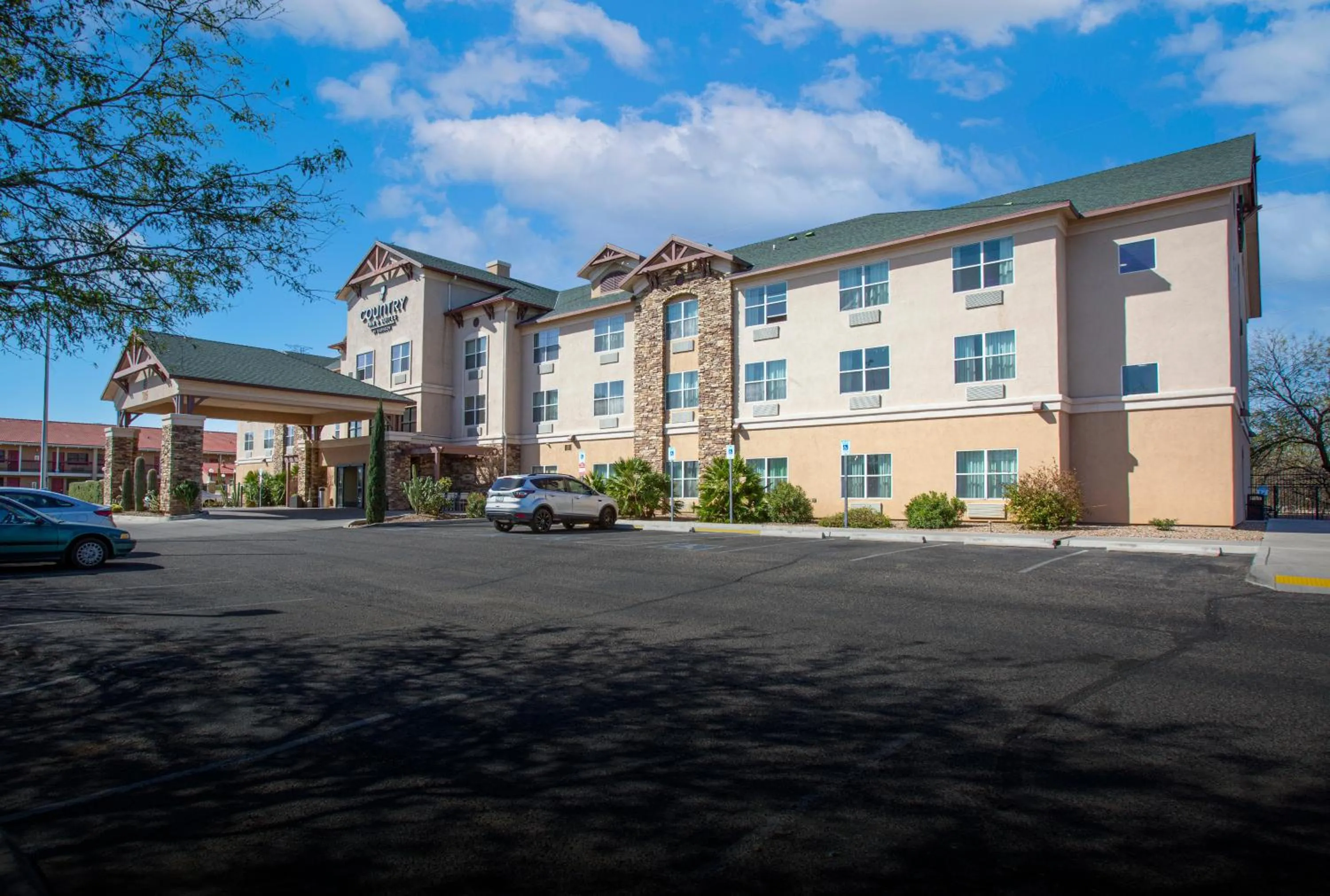 Property building in Country Inn & Suites by Radisson, Tucson City Center AZ