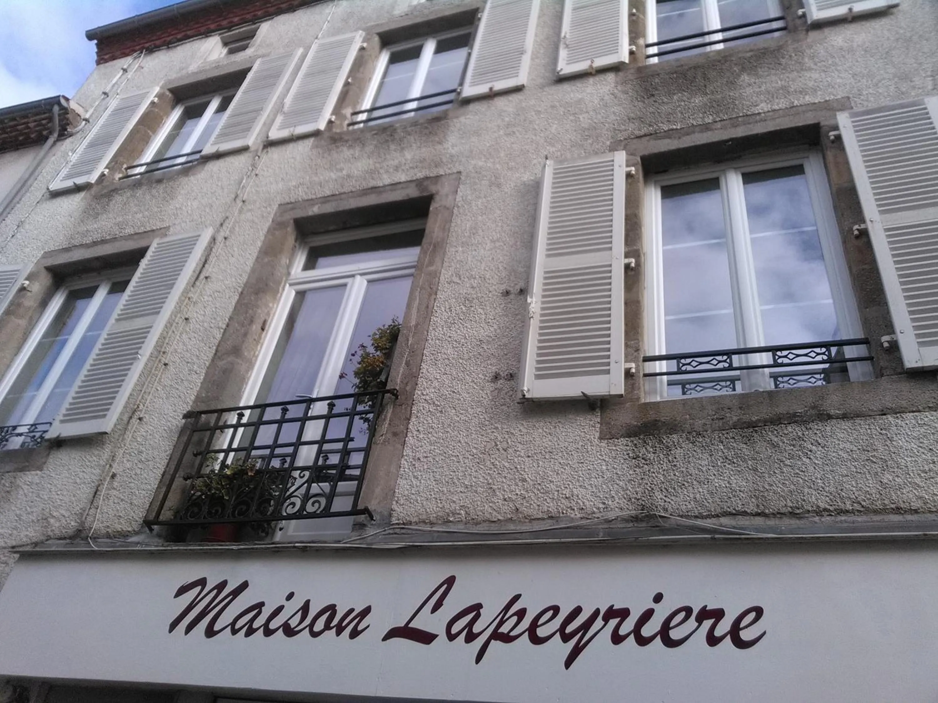Property building in Maison Lapeyriere