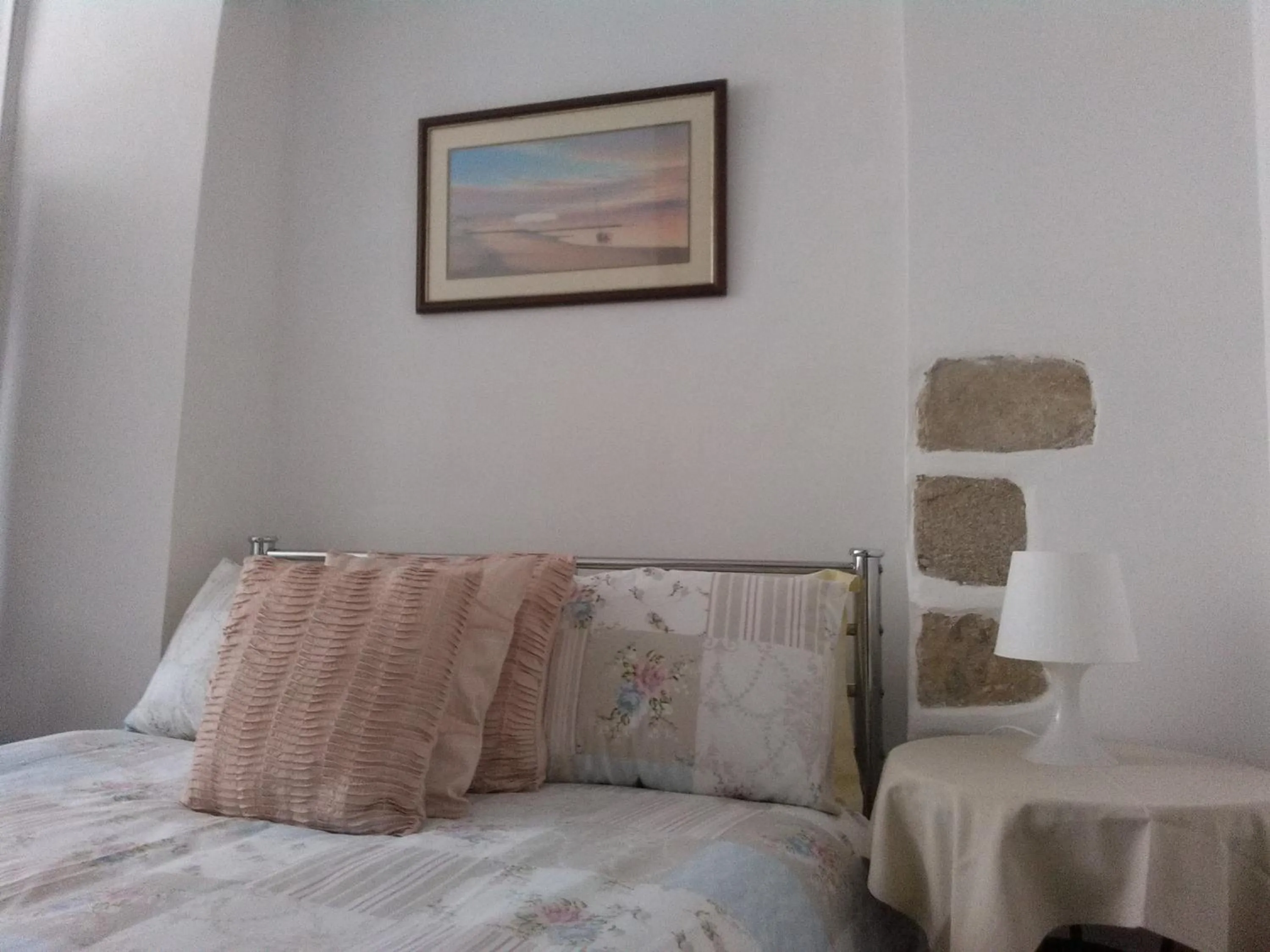 Decorative detail, Bed in Maison Lapeyriere