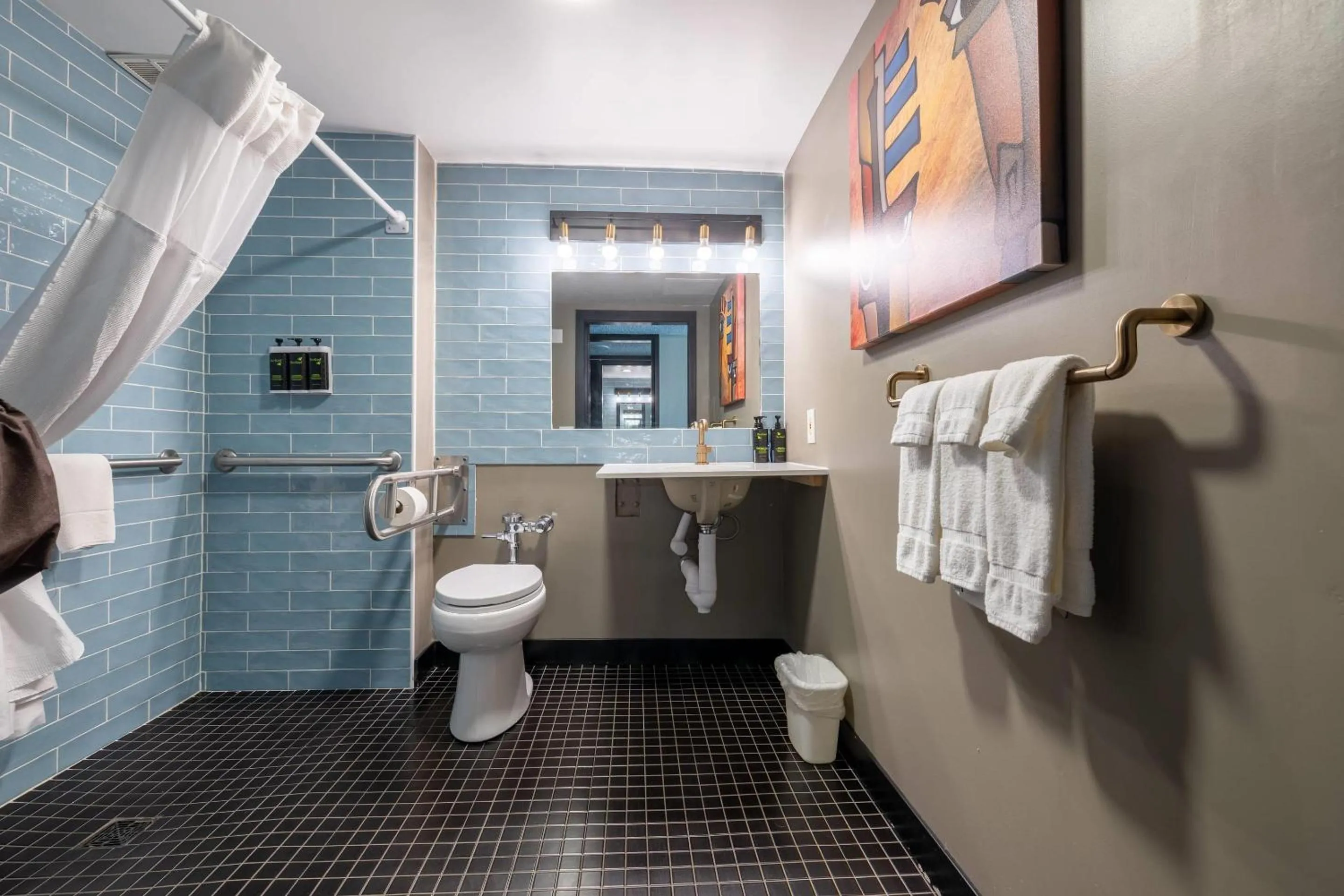 Bedroom in The Highlander Hotel, Ascend Hotel Collection