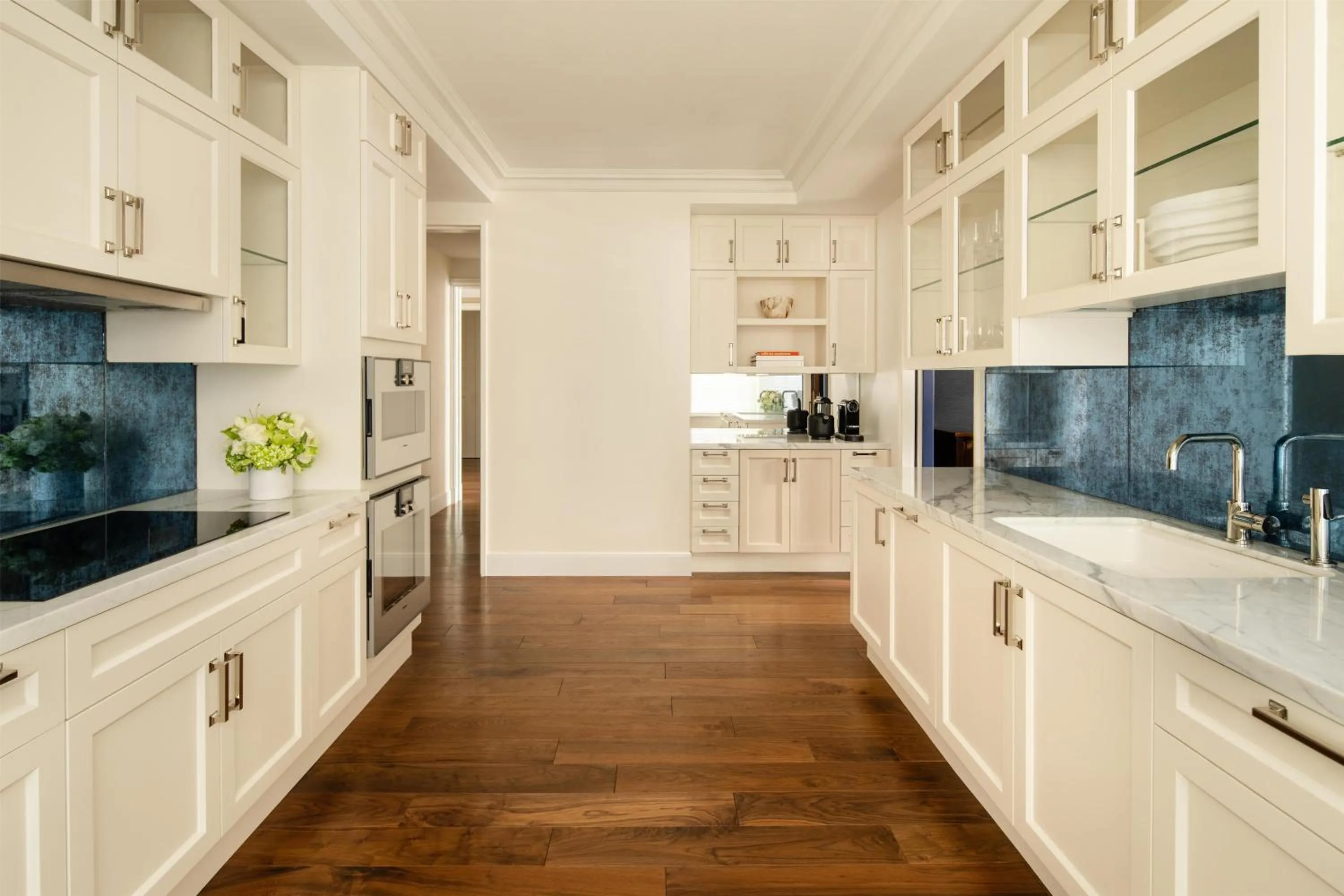 Photo of the whole room in Waldorf Astoria New York