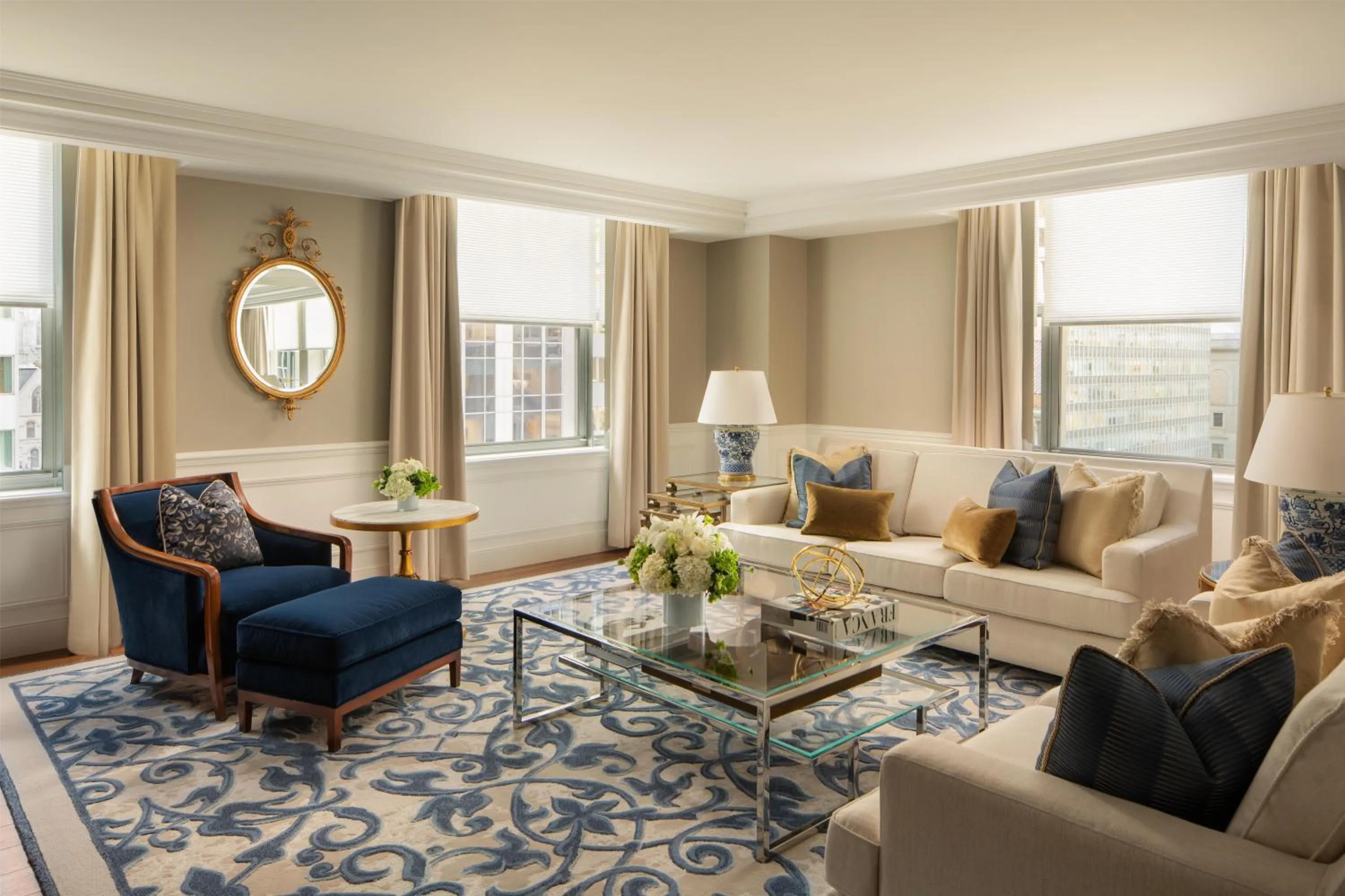 Photo of the whole room in Waldorf Astoria New York