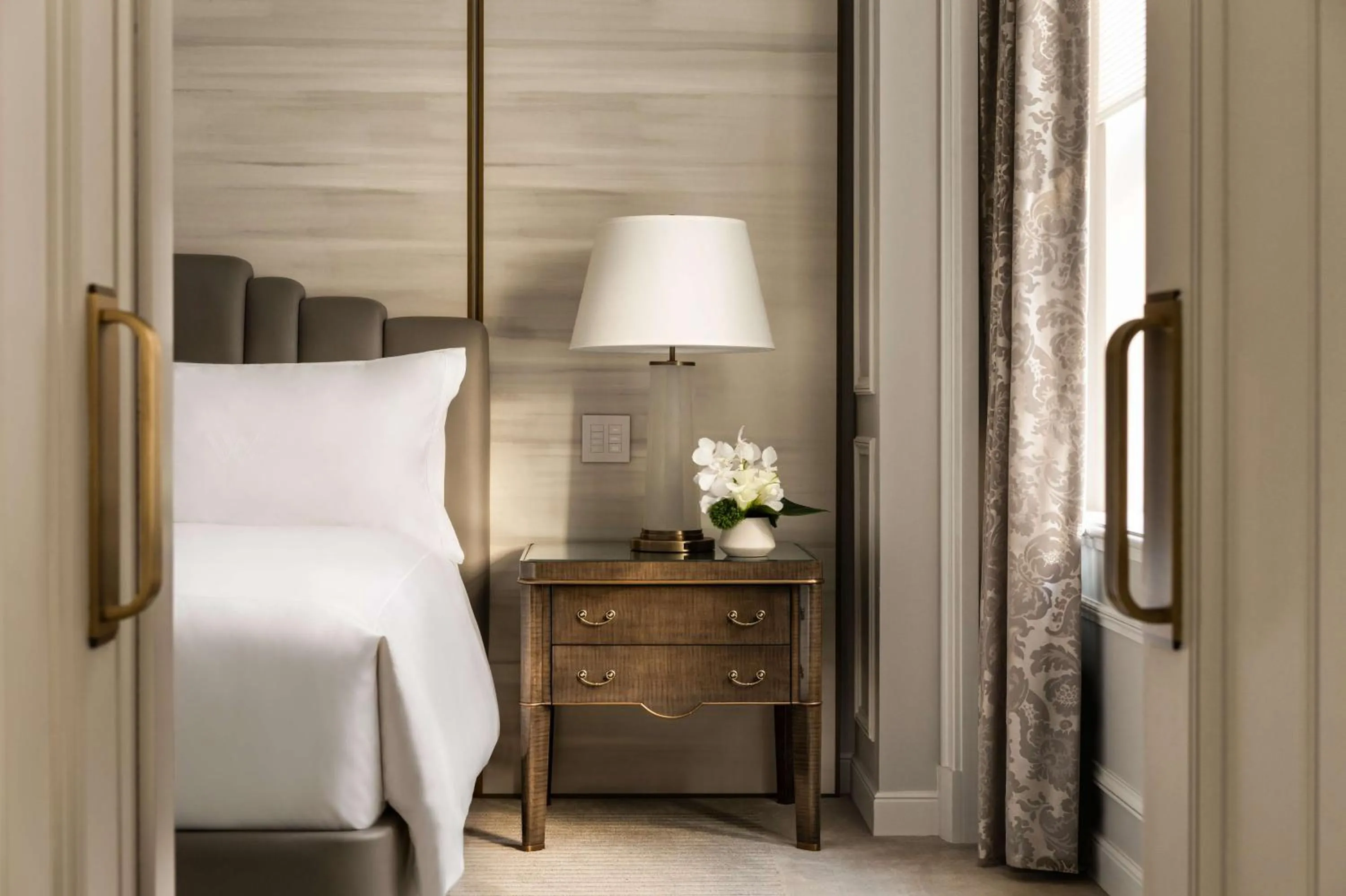 Bed in Waldorf Astoria New York