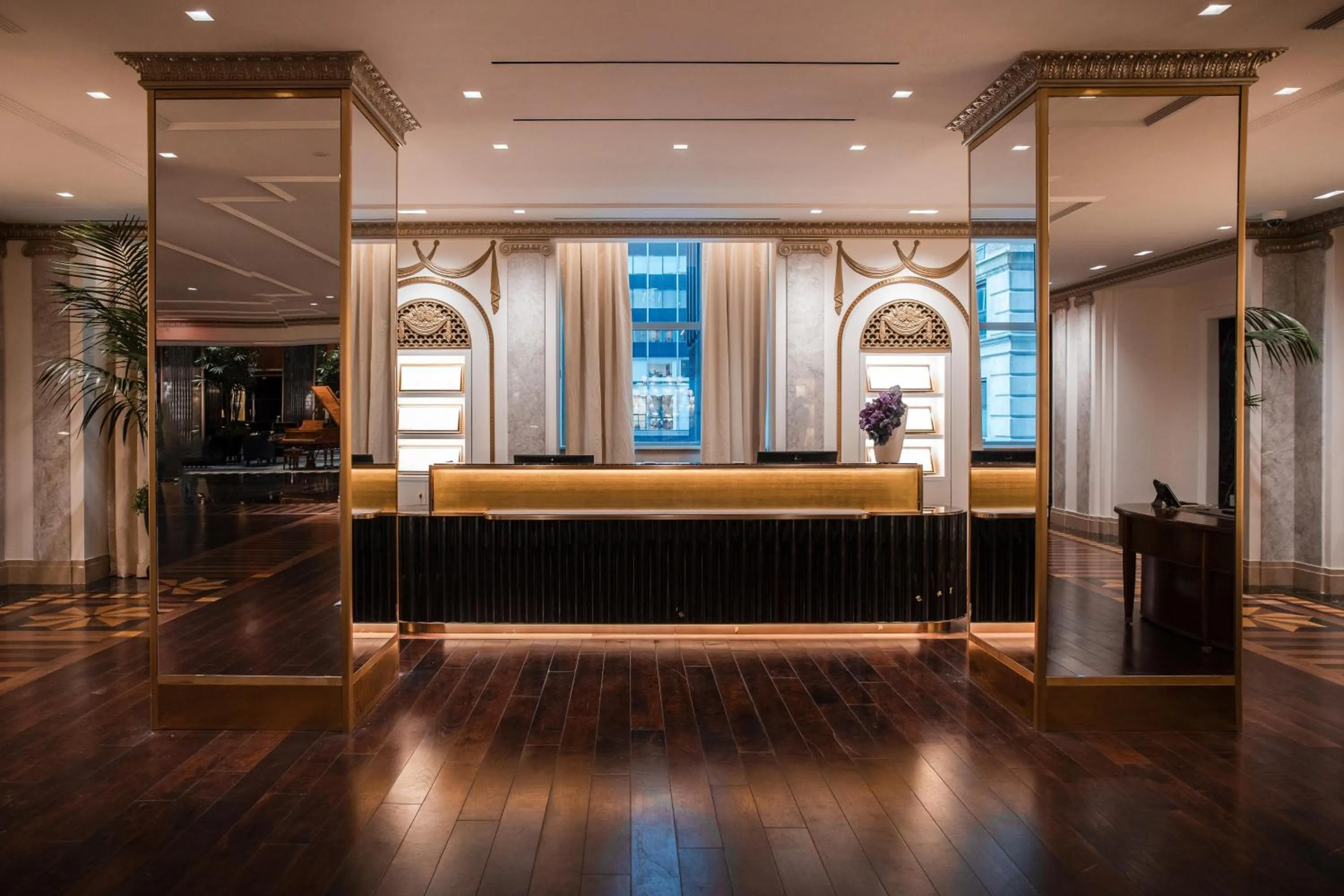 Restaurant/places to eat in Waldorf Astoria New York