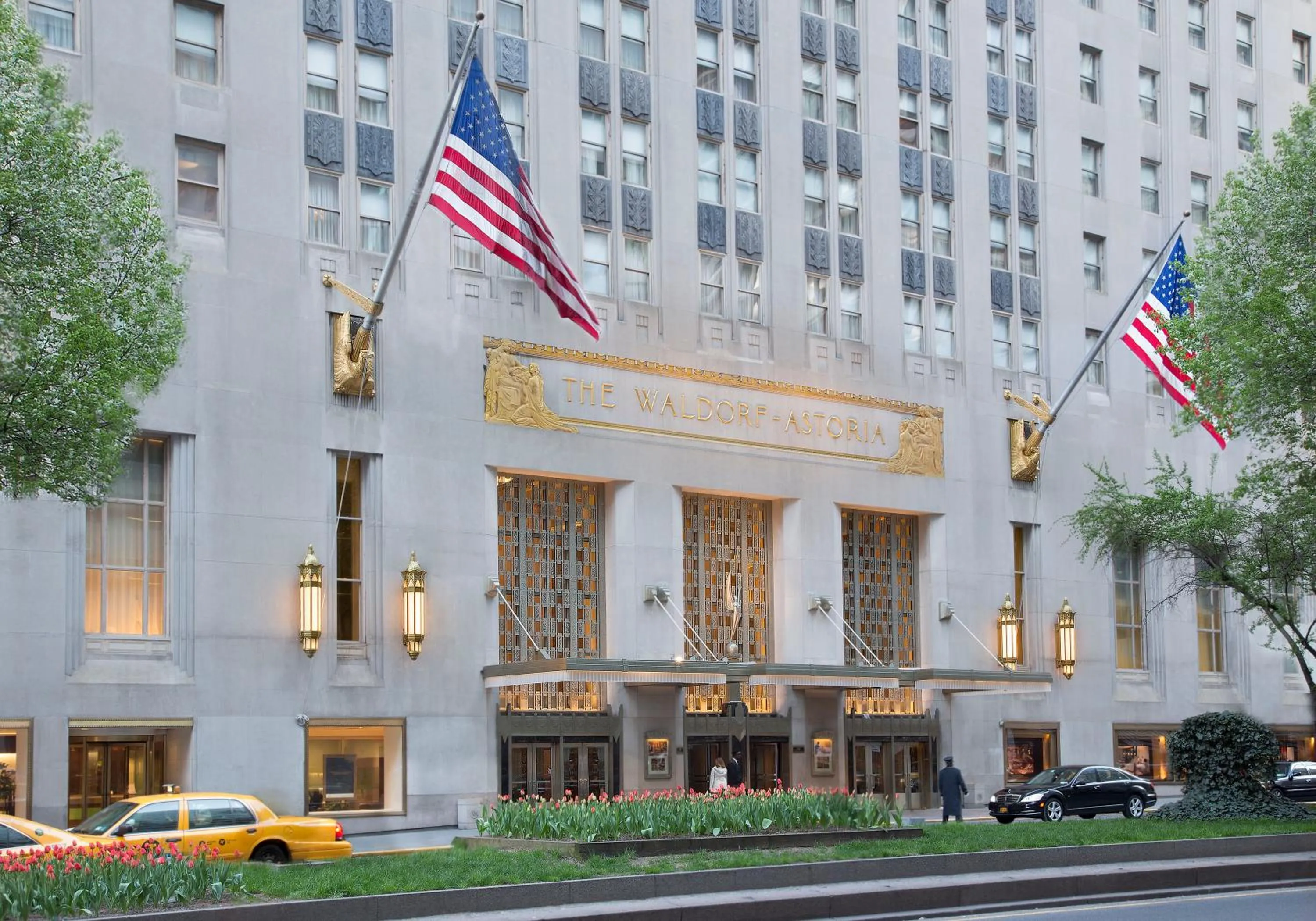 Facade/entrance in Waldorf Astoria New York