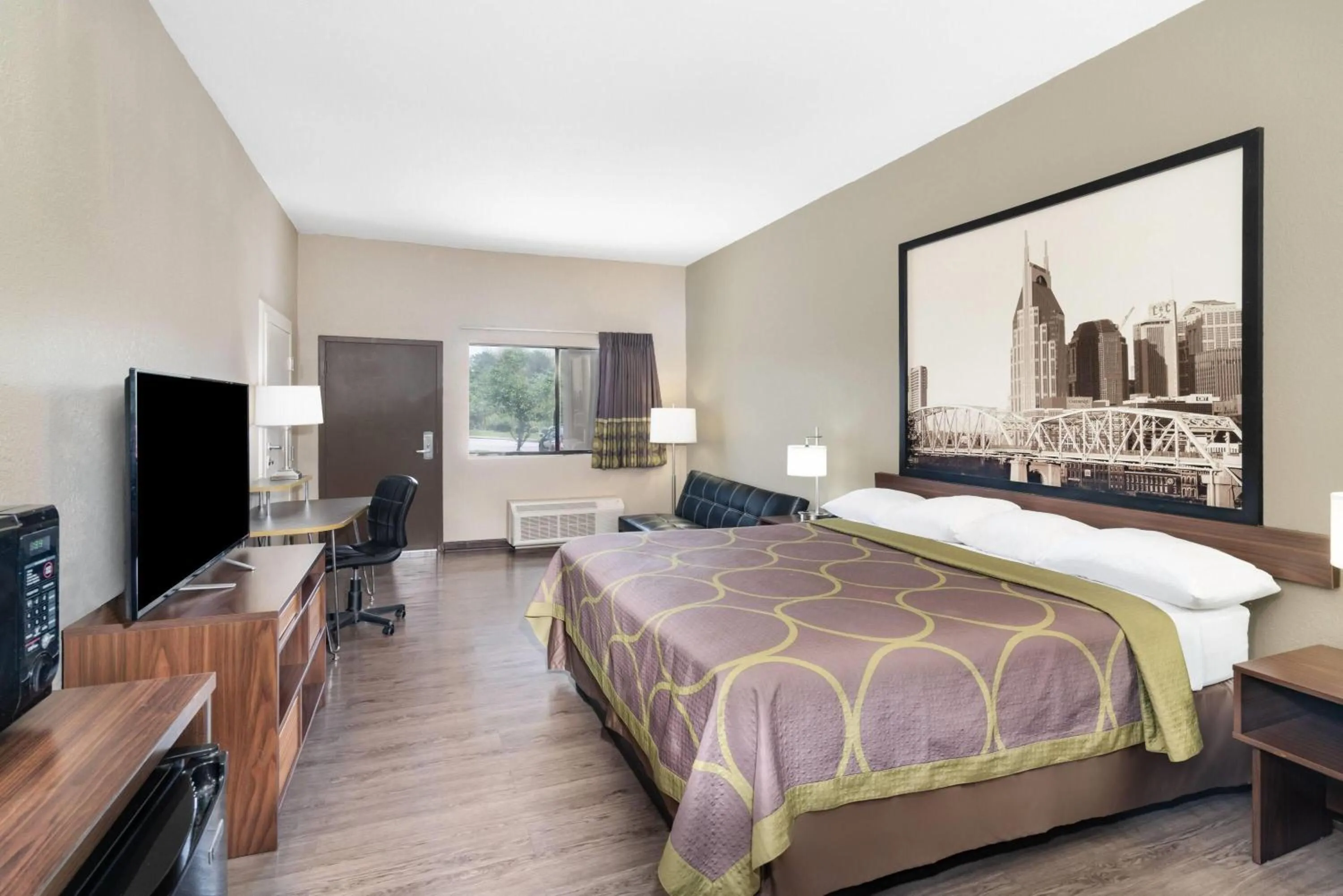 Photo of the whole room, Bed in Super 8 by Wyndham Columbia