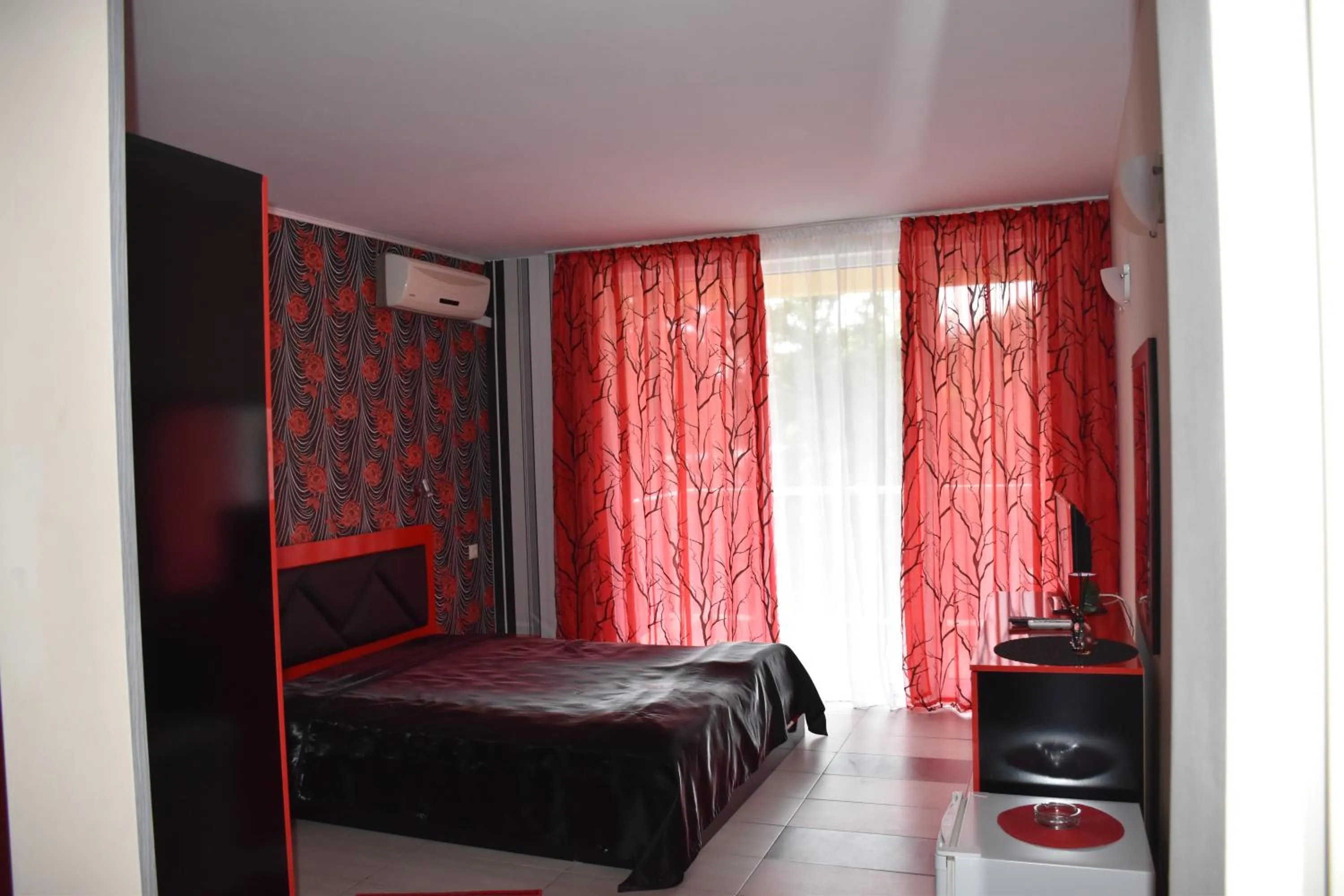 Photo of the whole room, Bed in Hotel Sea Star Приморско