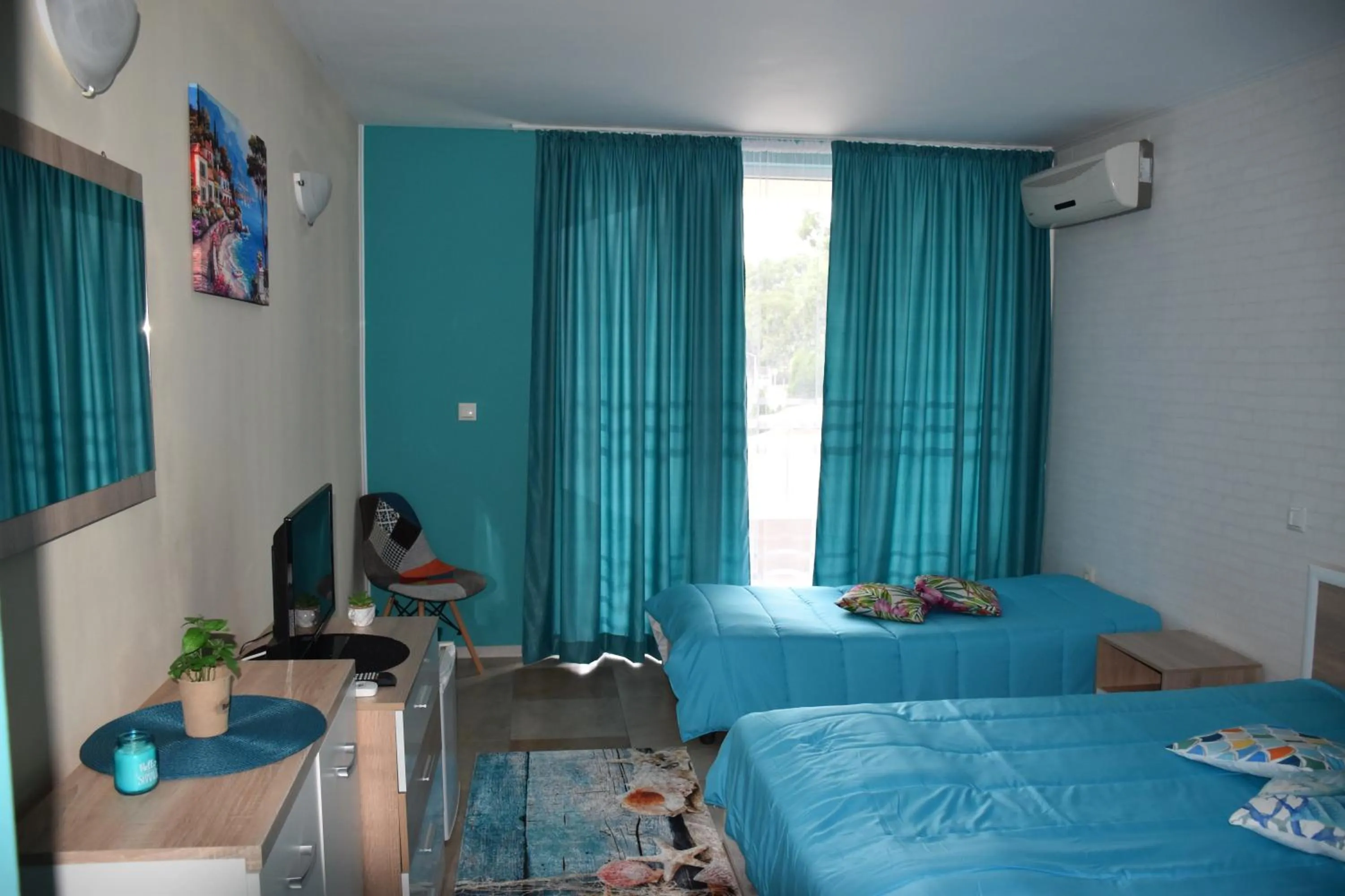 Photo of the whole room, Bed in Hotel Sea Star Приморско