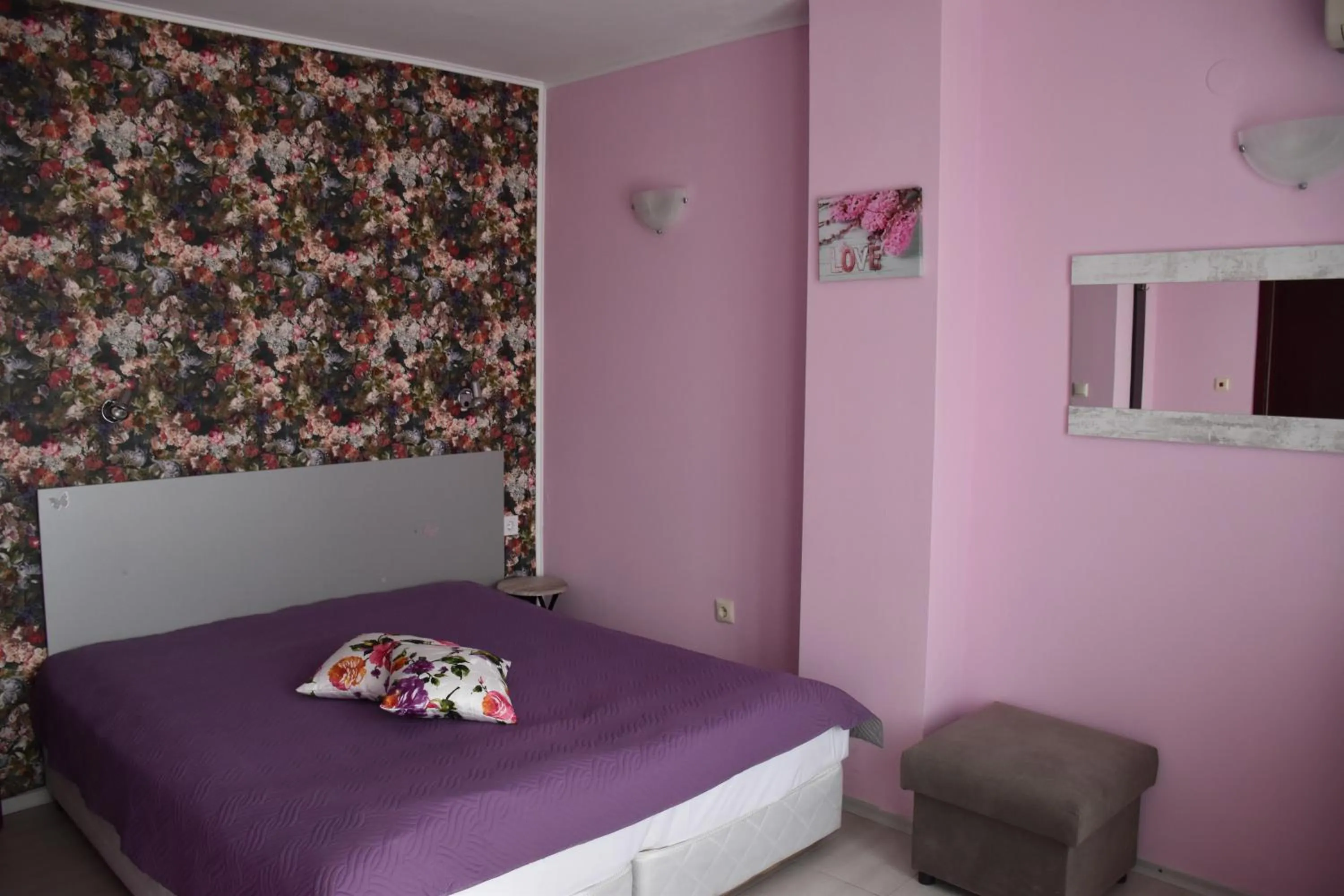 Photo of the whole room, Bed in Hotel Sea Star Приморско