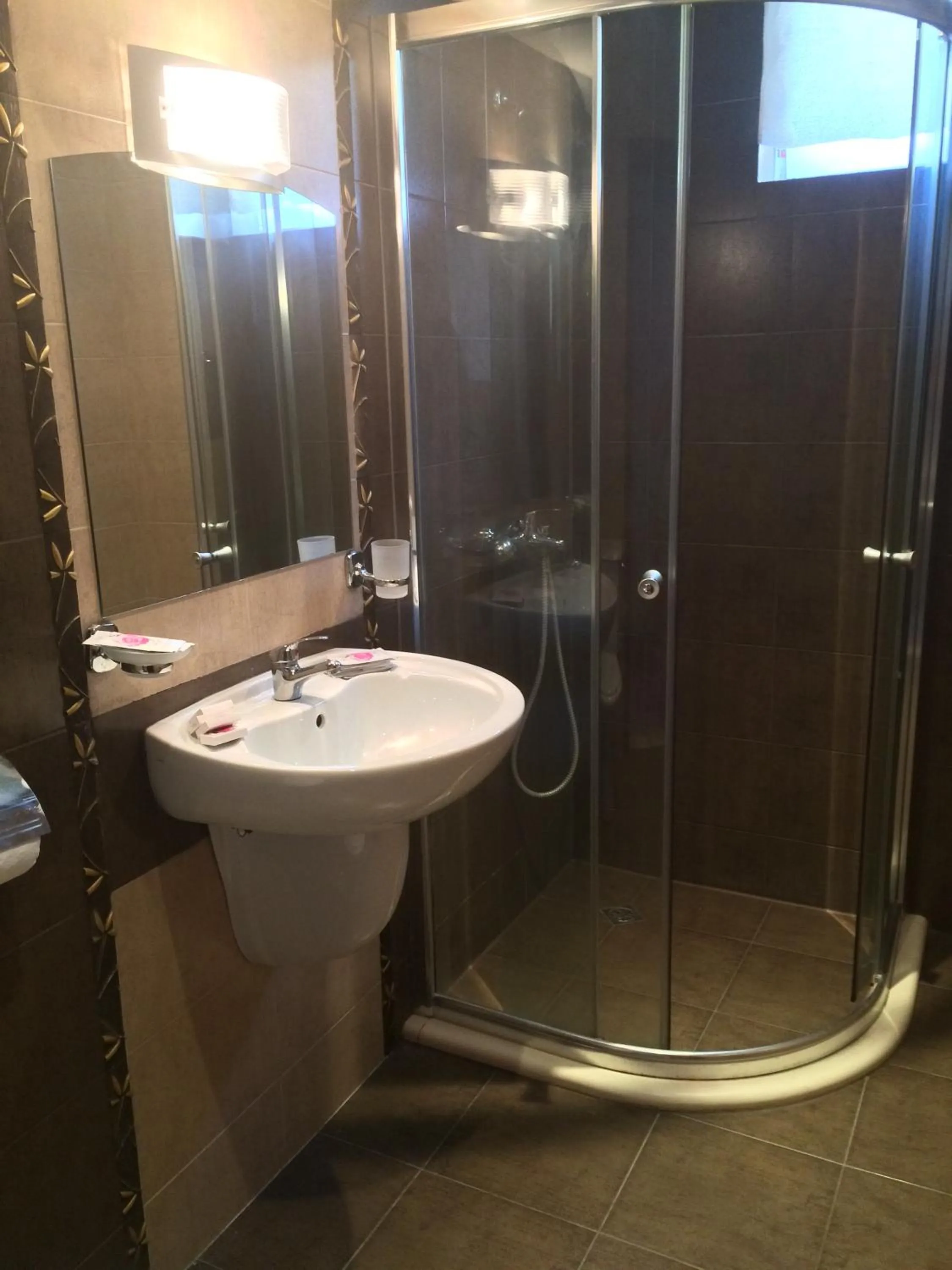 Shower in Hotel Sea Star Приморско