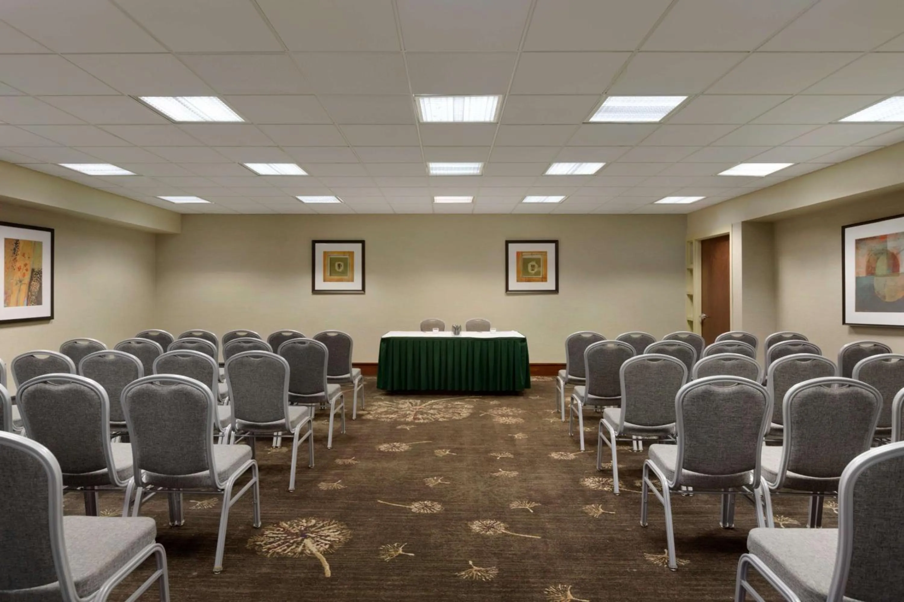 Meeting/conference room in Embassy Suites by Hilton Piscataway Somerset
