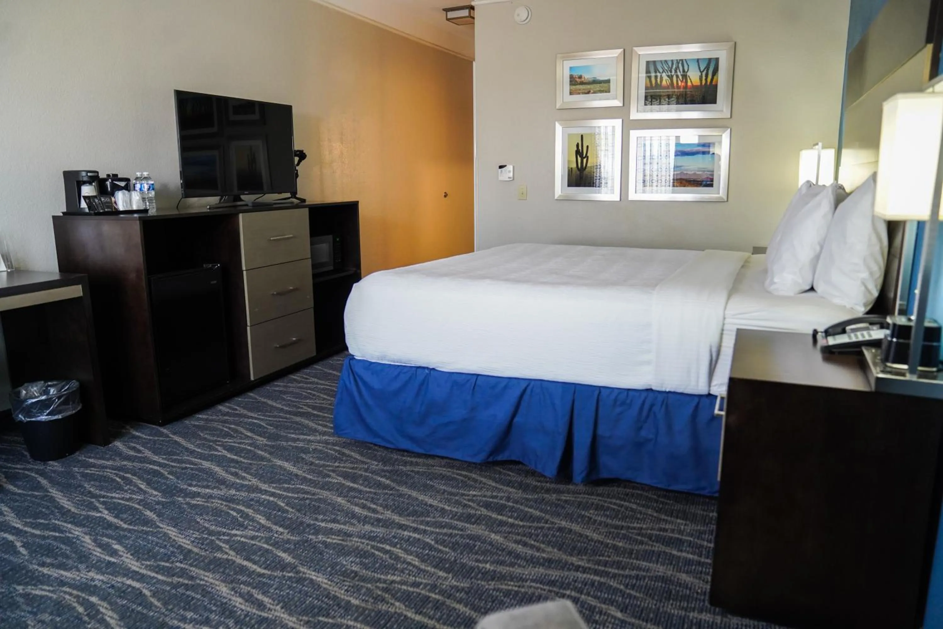 Bed in La Quinta by Wyndham Phoenix I-10 West