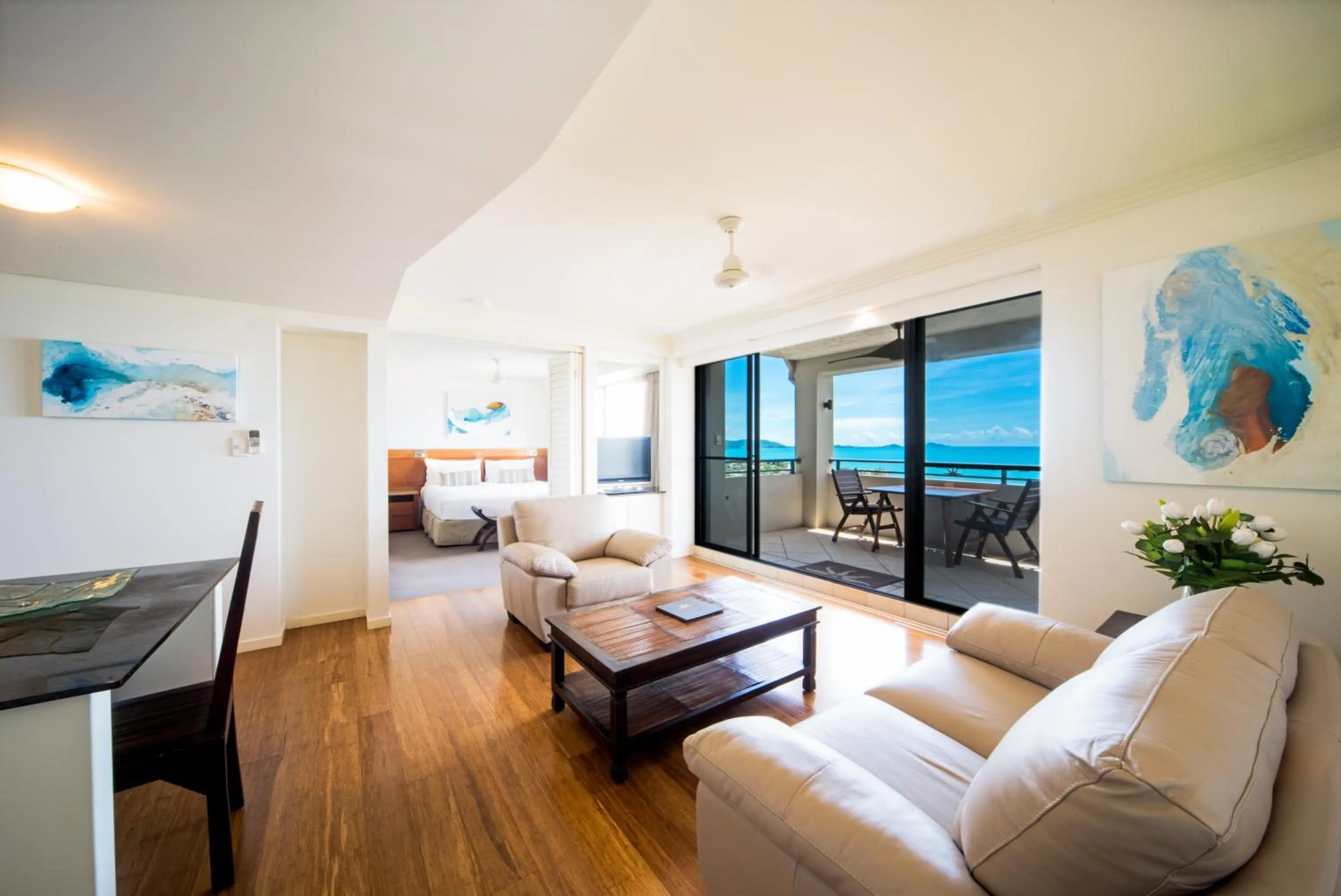 Living room in Pinnacles