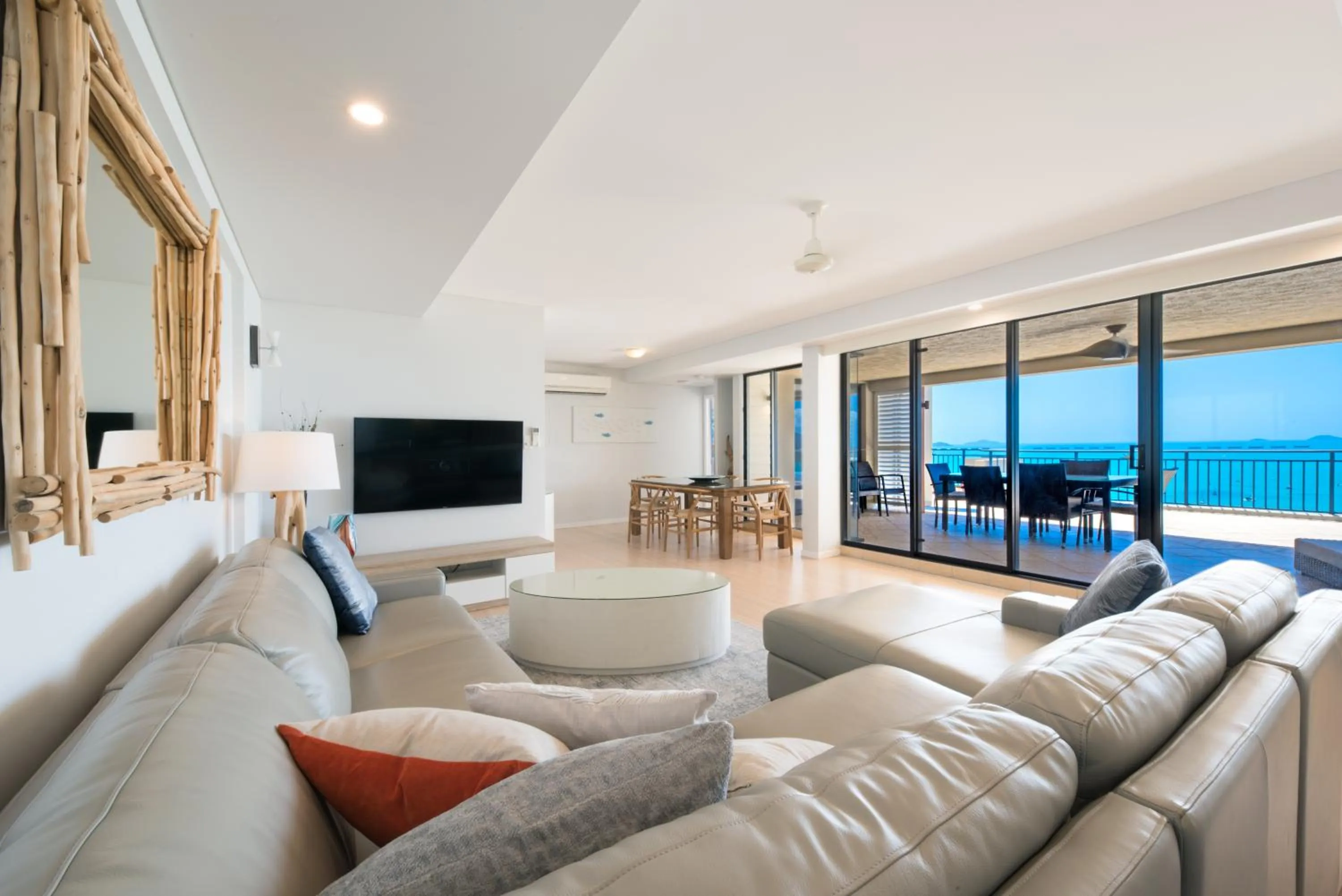 Living room in Pinnacles