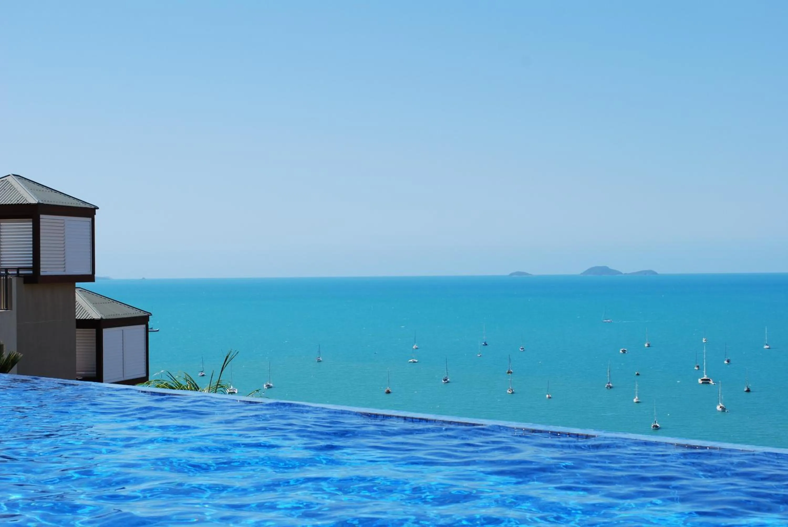 Swimming pool in Pinnacles