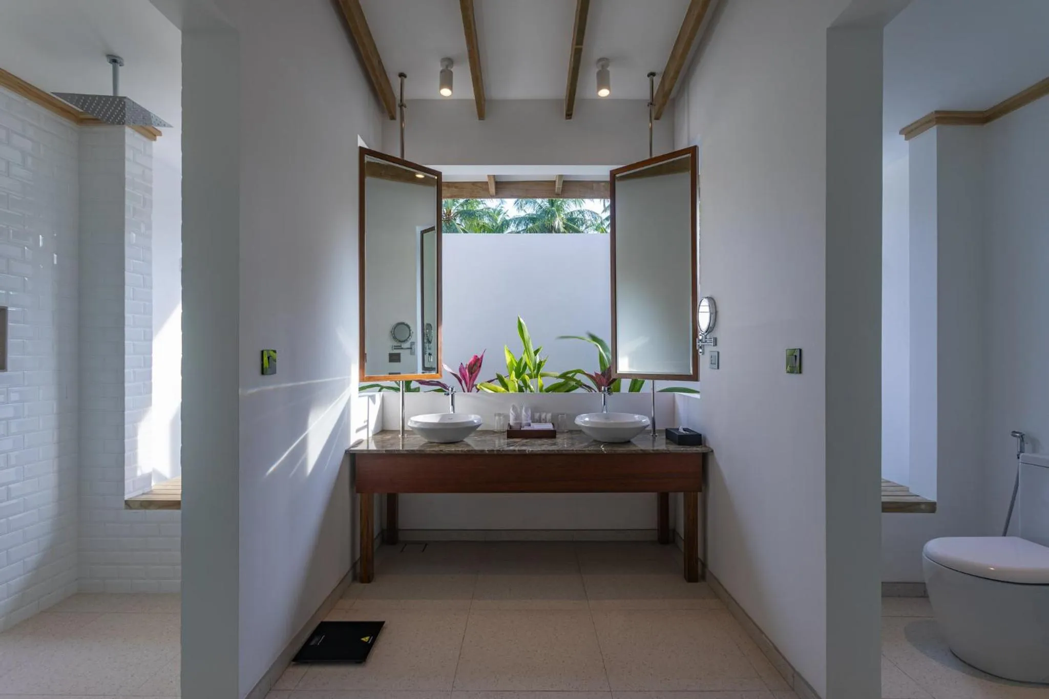 Bathroom in Cinnamon Hakuraa Huraa Maldives - Adults-Only