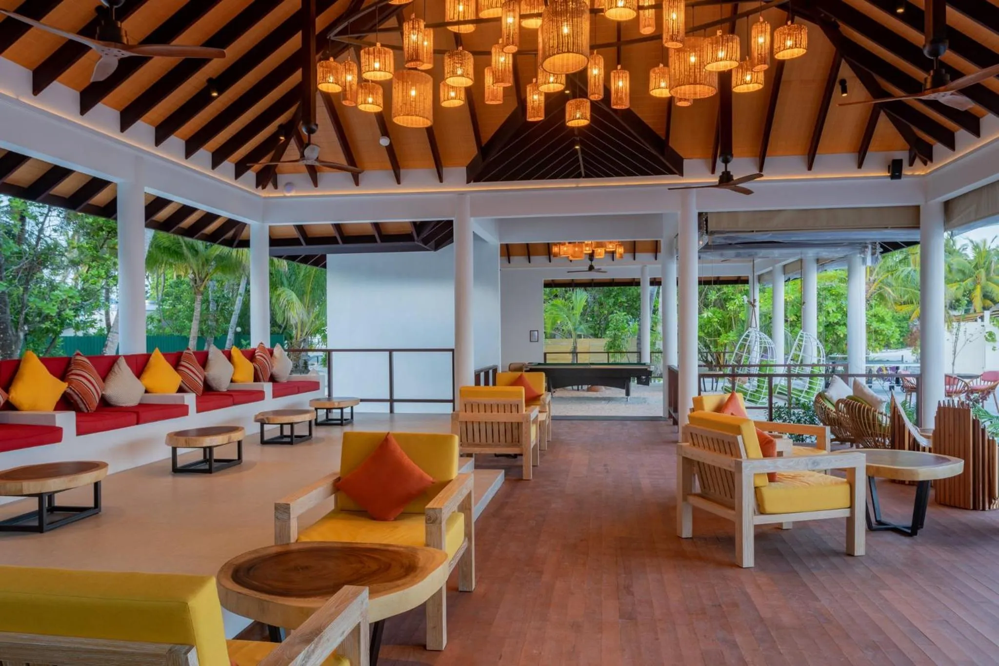 Lounge or bar in Cinnamon Hakuraa Huraa Maldives - Adults-Only
