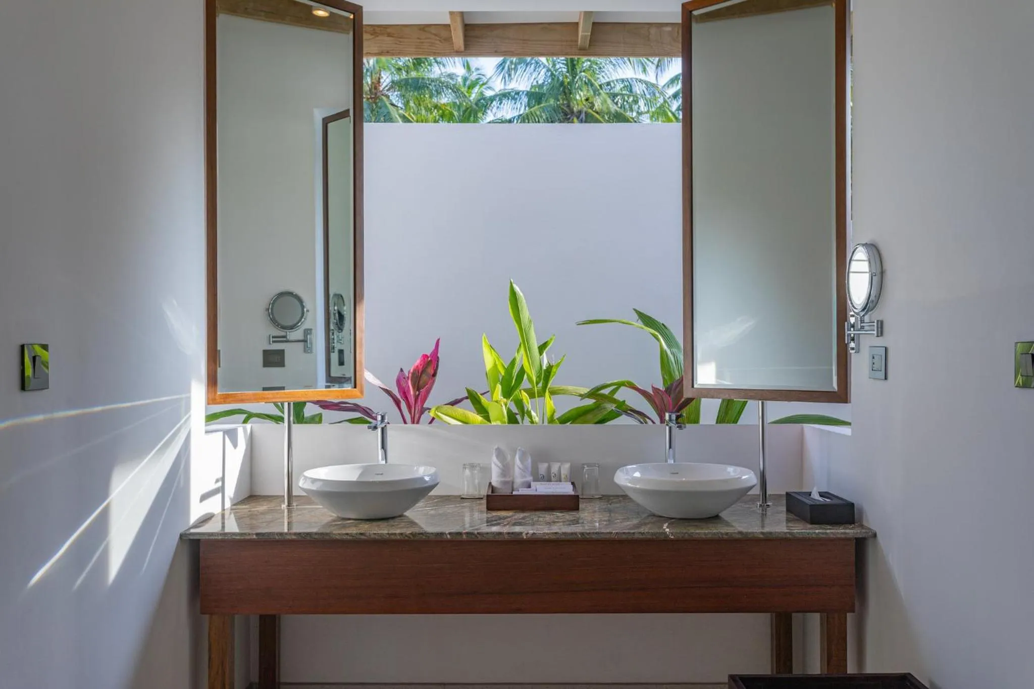 Bathroom in Cinnamon Hakuraa Huraa Maldives - Adults-Only