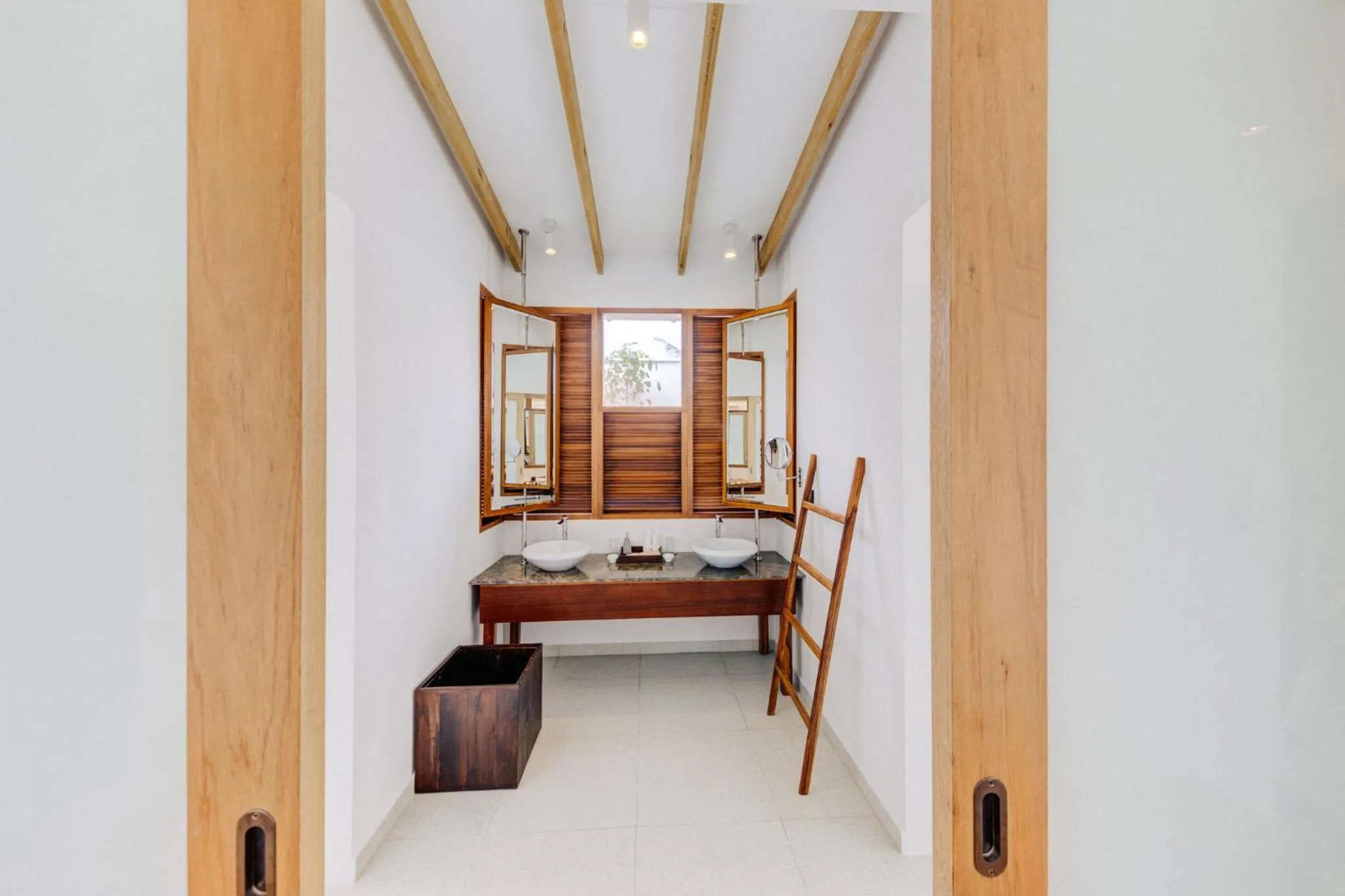 Bathroom in Cinnamon Hakuraa Huraa Maldives - Adults-Only