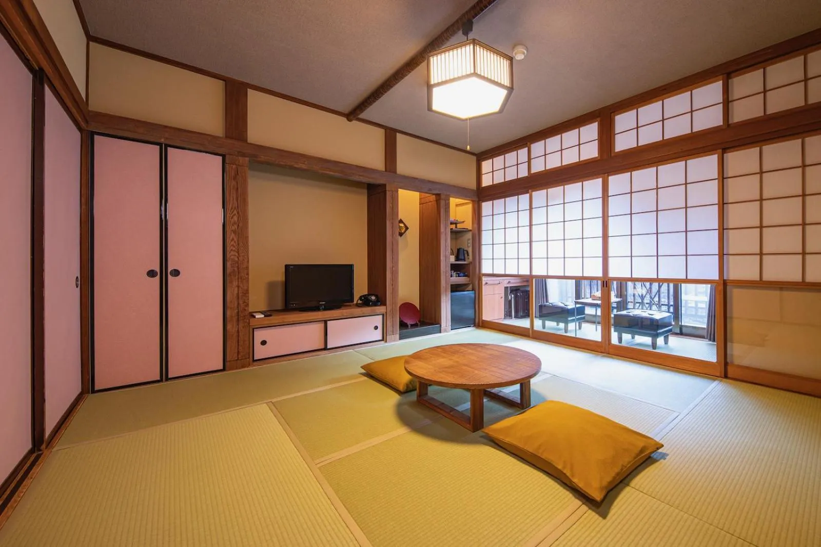 Photo of the whole room in Shima Onsen Kashiwaya Ryokan