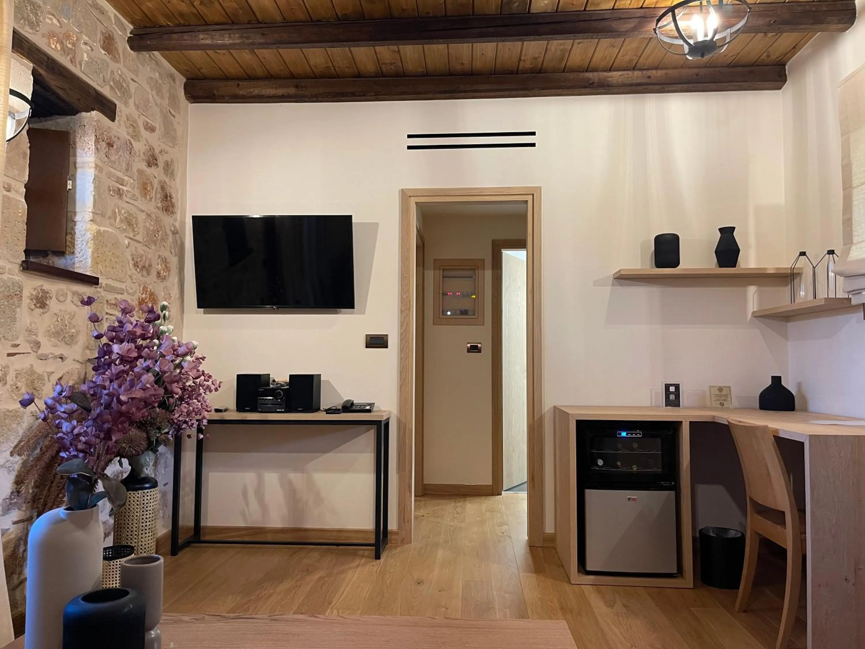 TV and multimedia in Mystras Grand Palace Resort & Spa