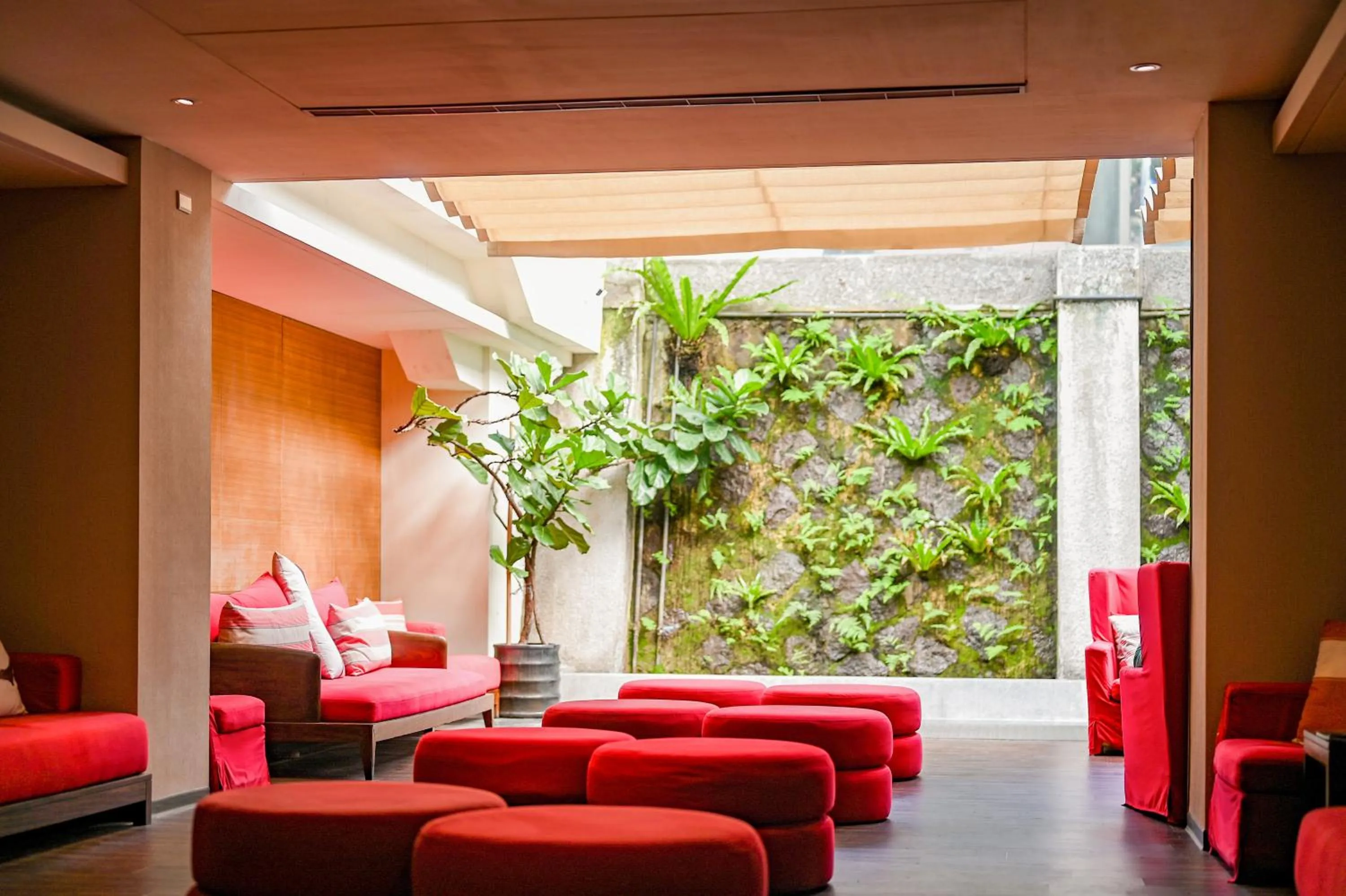 Communal lounge/ TV room in CHECK inn SELECT Taipei Yangmingshan