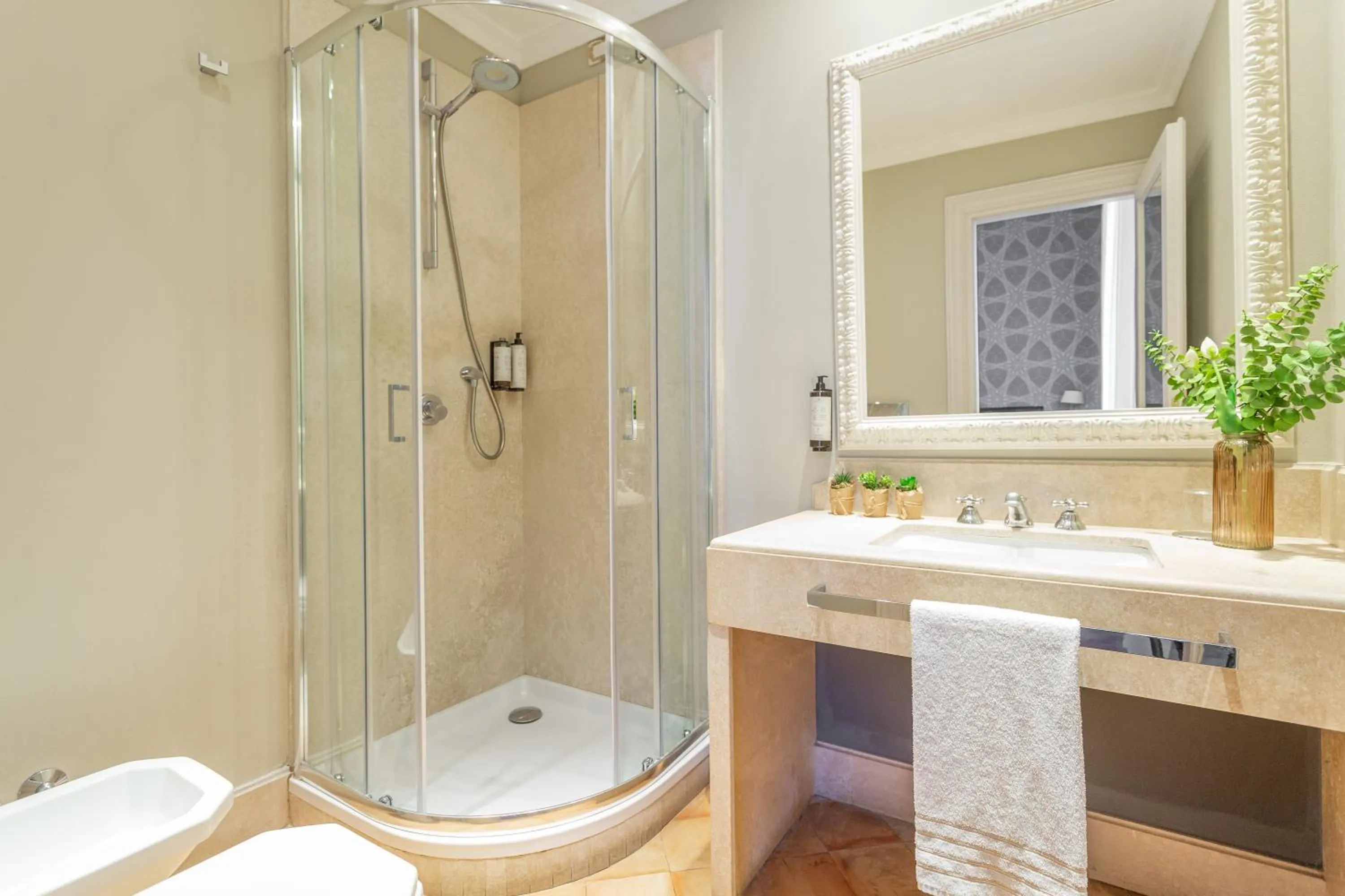 Bathroom in Hotel Parrasio