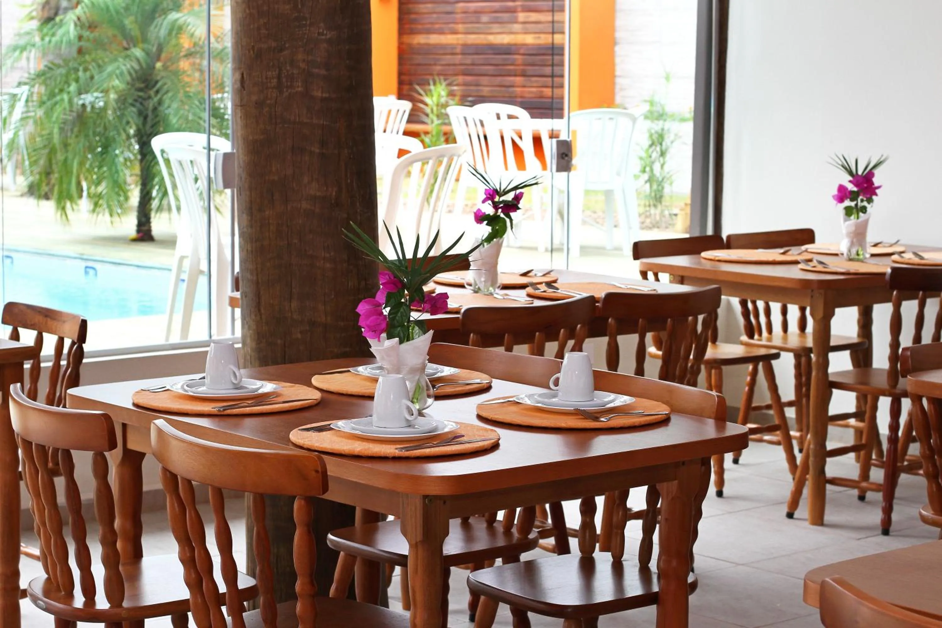 Restaurant/places to eat in Recanto das Carpas