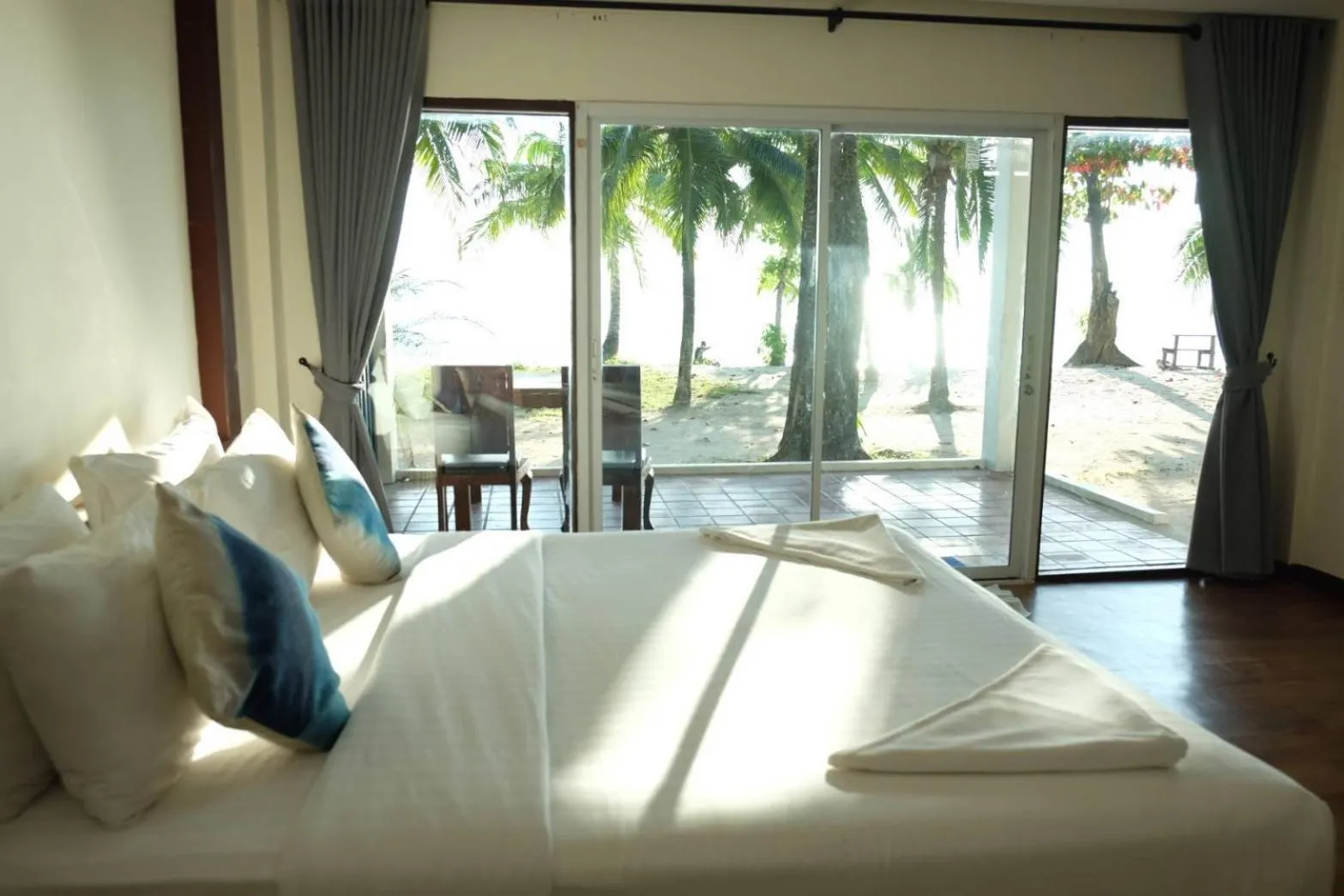 Seating area, Bed in Siam Beach Resort