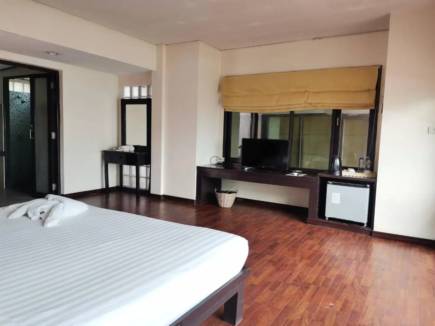 Bed in Siam Beach Resort