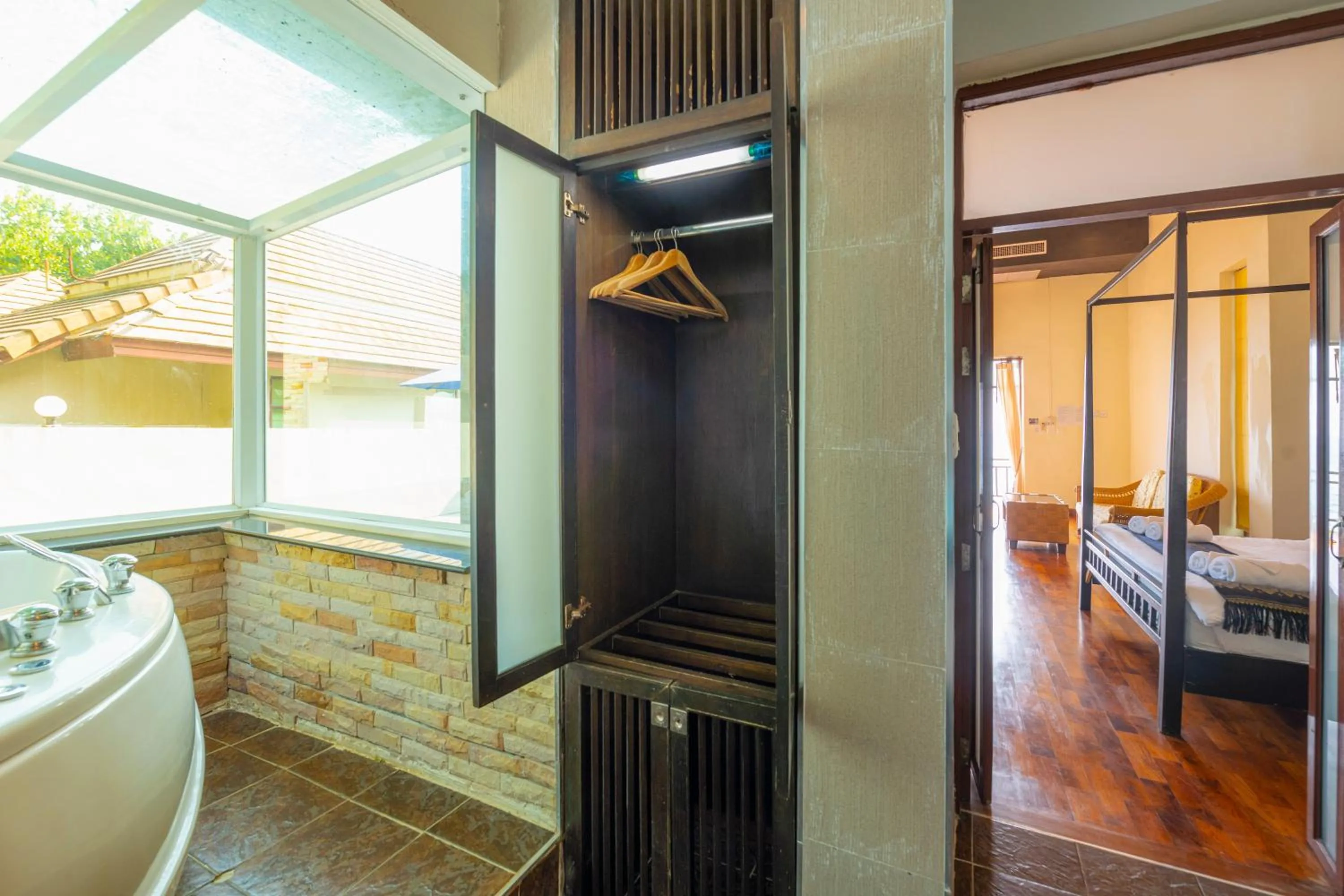 Photo of the whole room, Bed in Siam Beach Resort