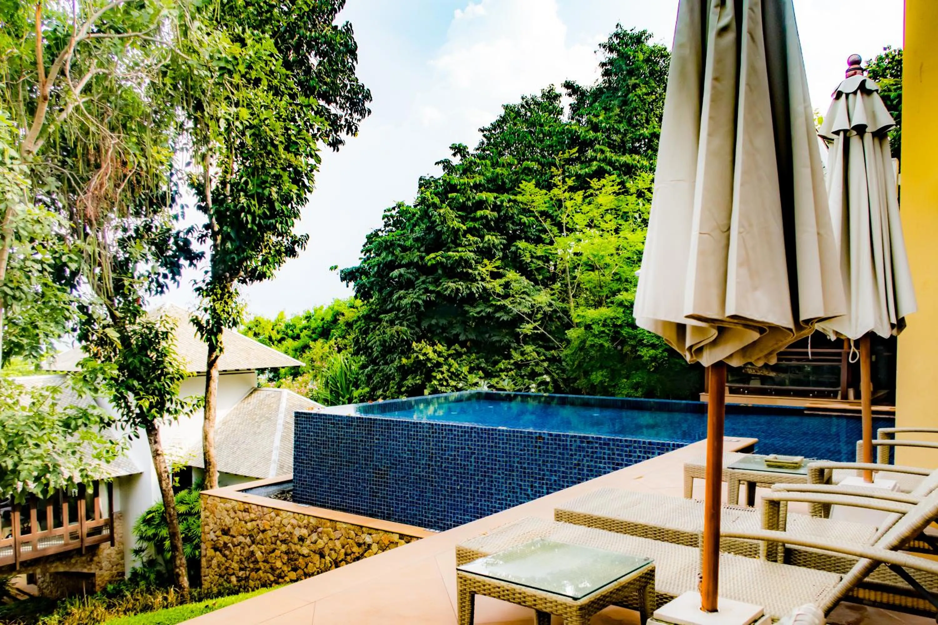 Swimming pool in Pawanthorn Samui - SHA Plus