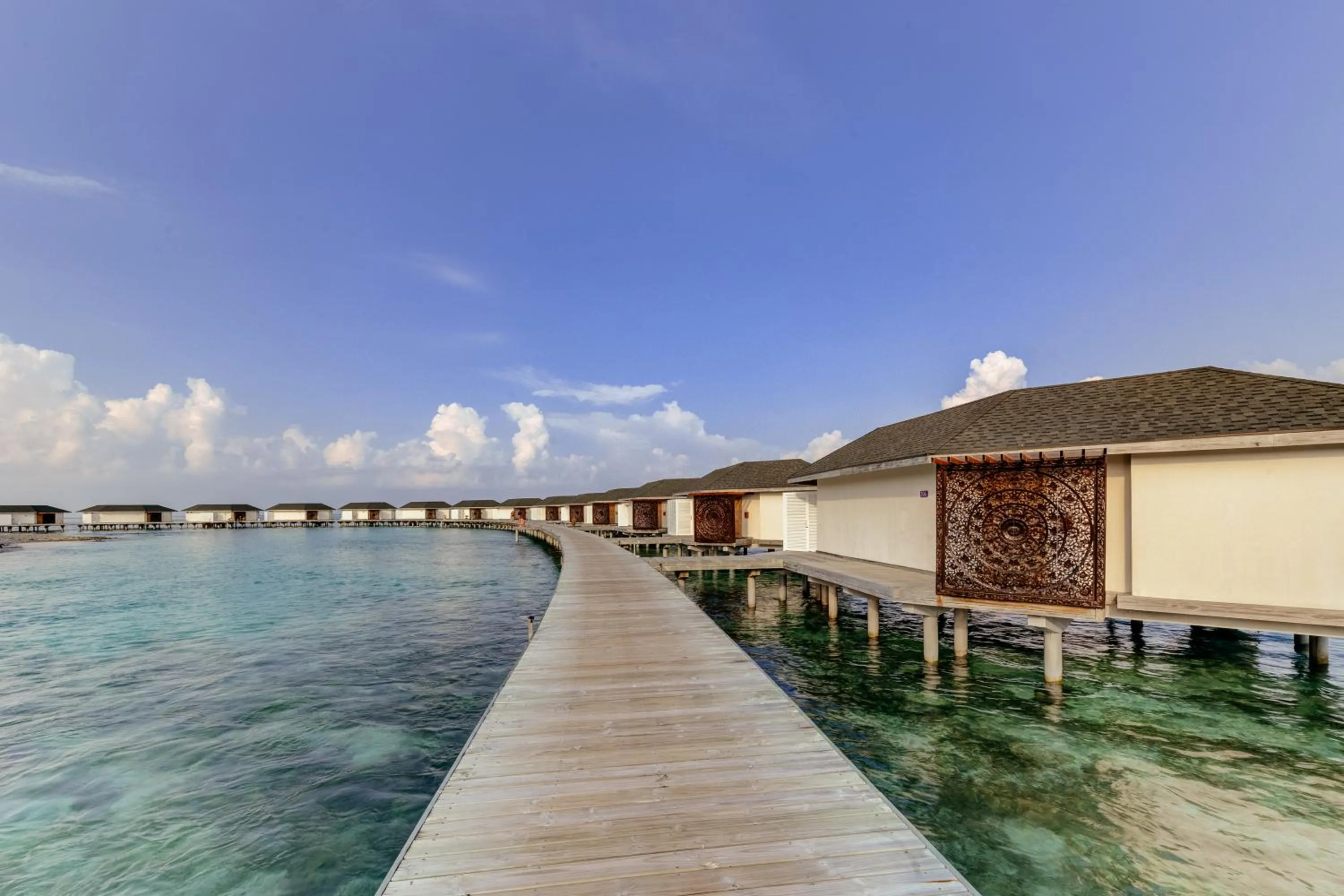 Property building in Cinnamon Dhonveli Maldives - Free One-Way Speedboat and 02 Kids Under 12 Stay & Dine Free
