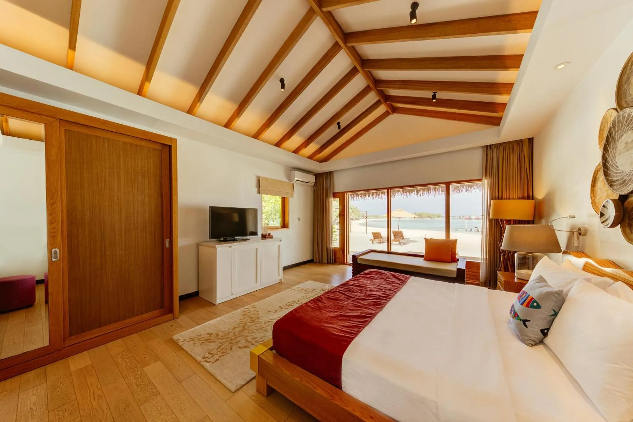 TV and multimedia, Bed in Cinnamon Dhonveli Maldives