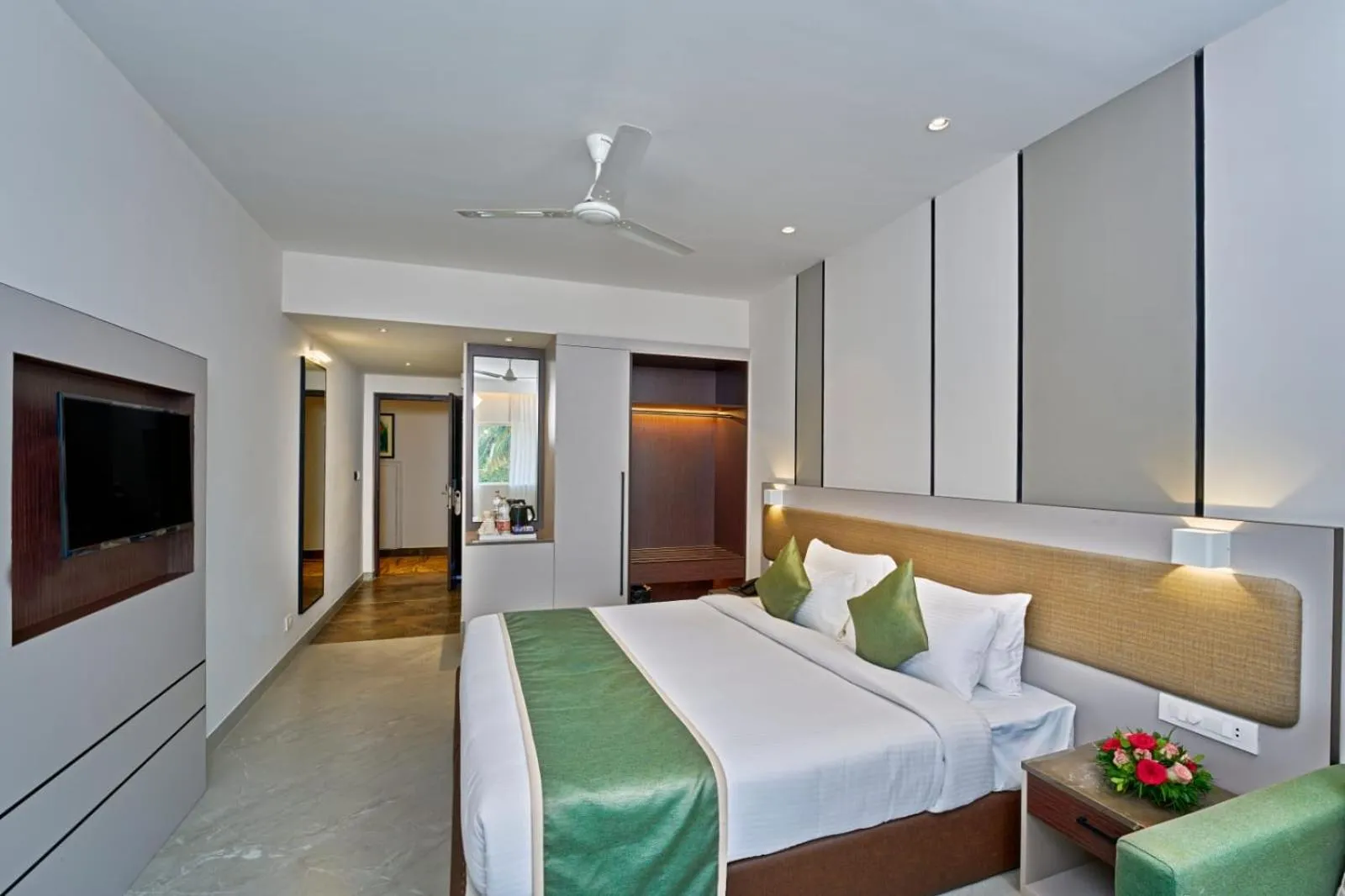 Photo of the whole room, Bed in Abad Fort